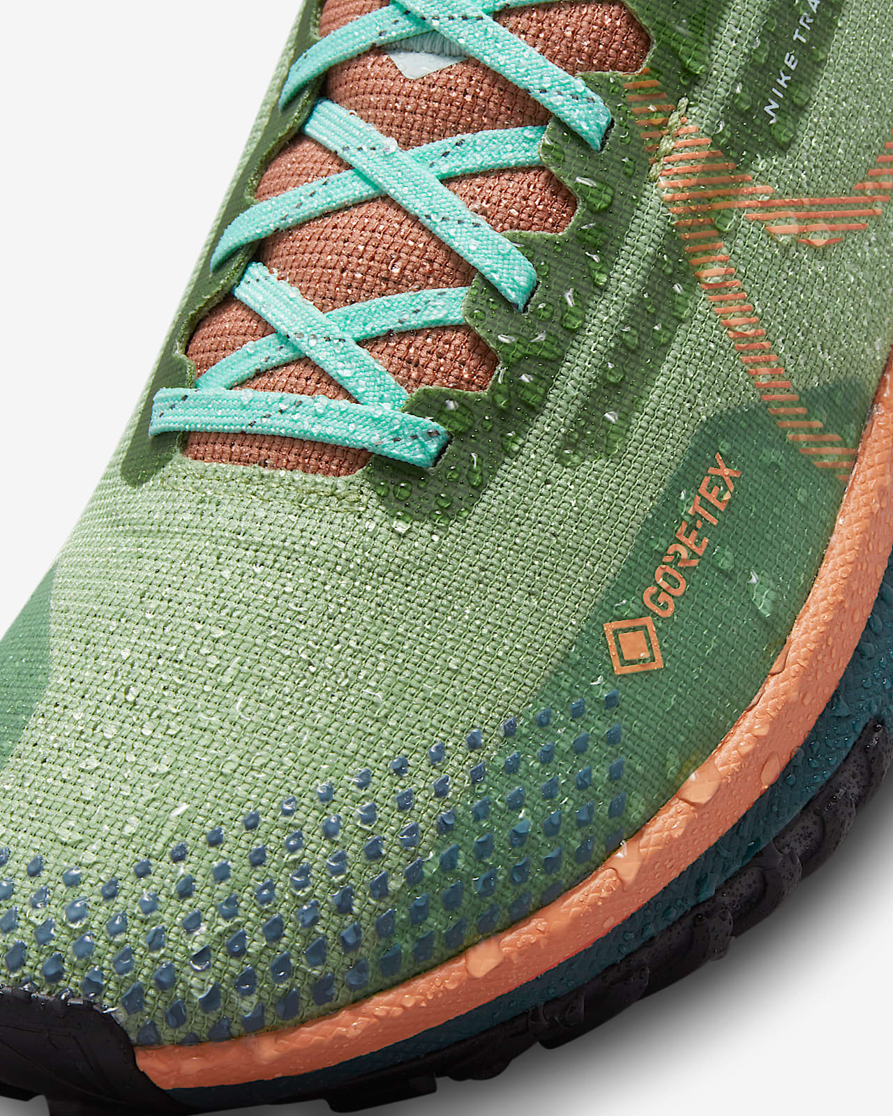 Waterproof Trail-Running Shoes. Nike 