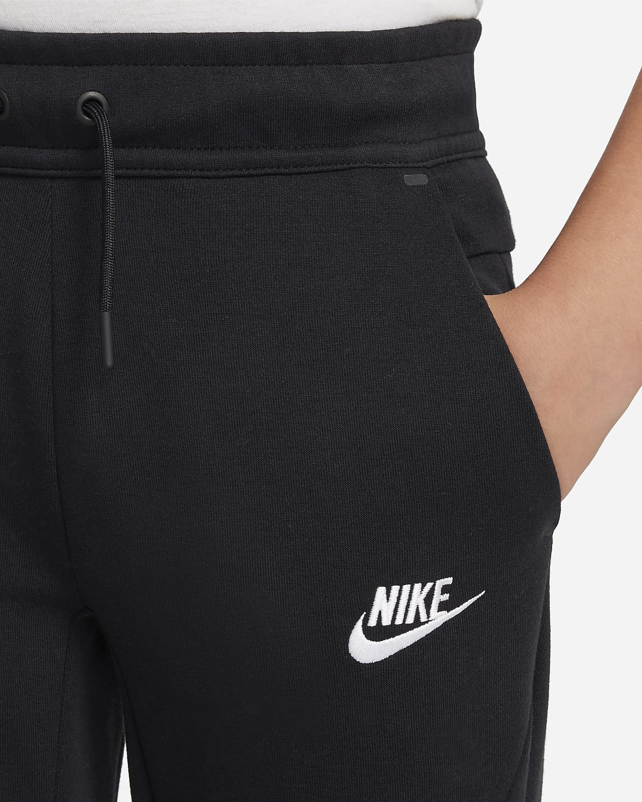 Nike Sportswear Tech Fleece Older Kids' (Boys') Trousers. Nike LU