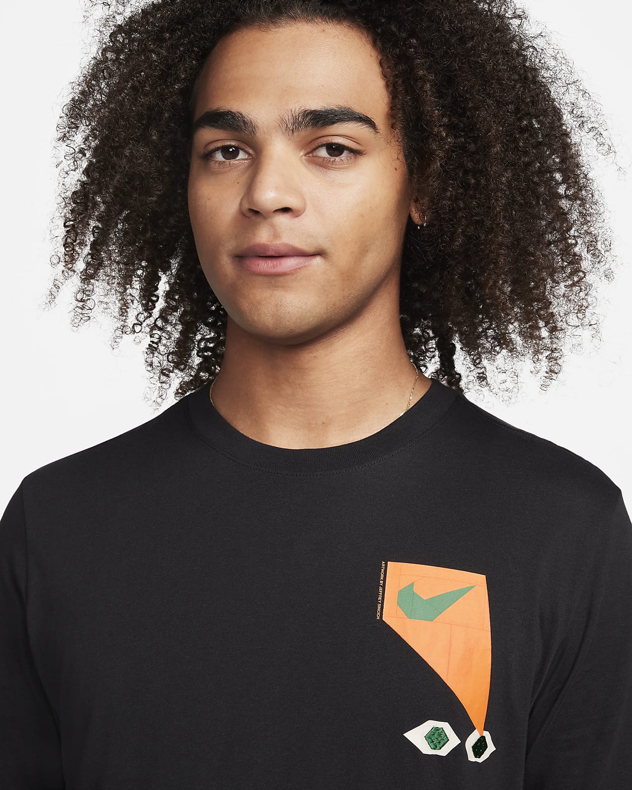 Playera para hombre Nike Sportswear Swoosh.