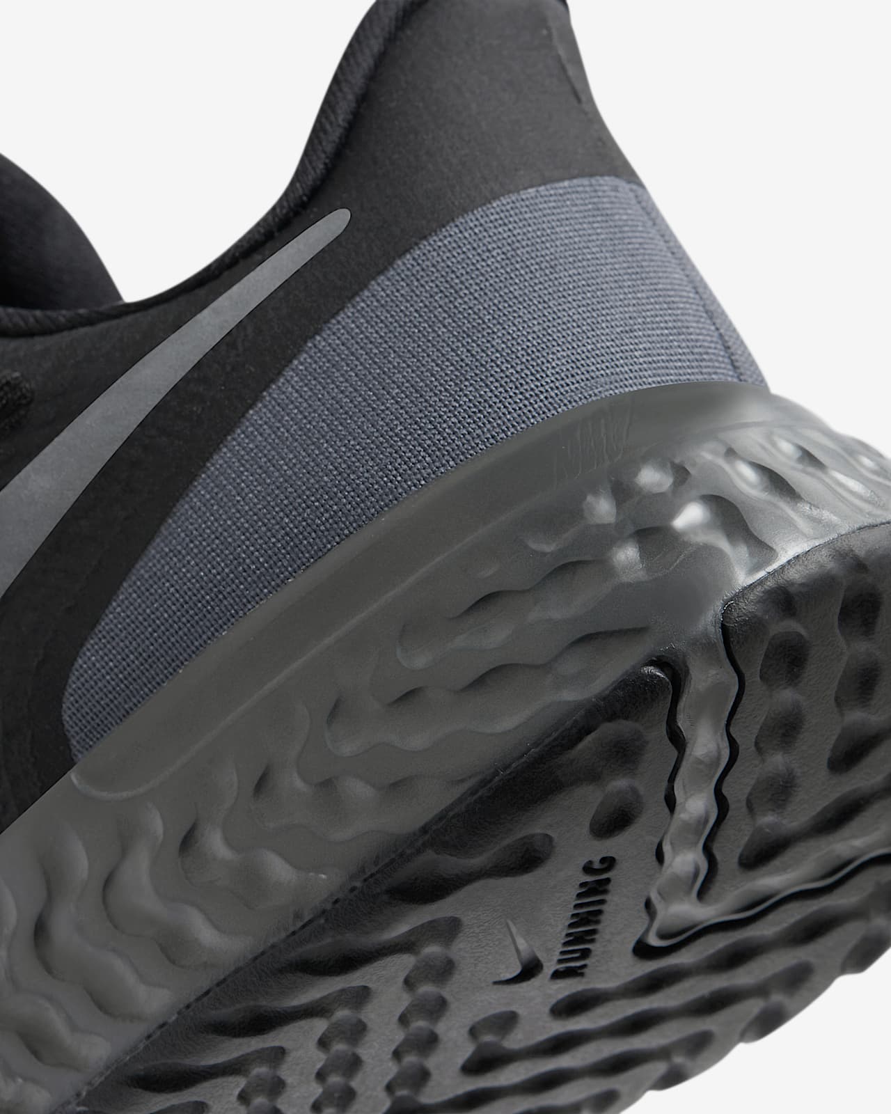 nike revolution 5 33