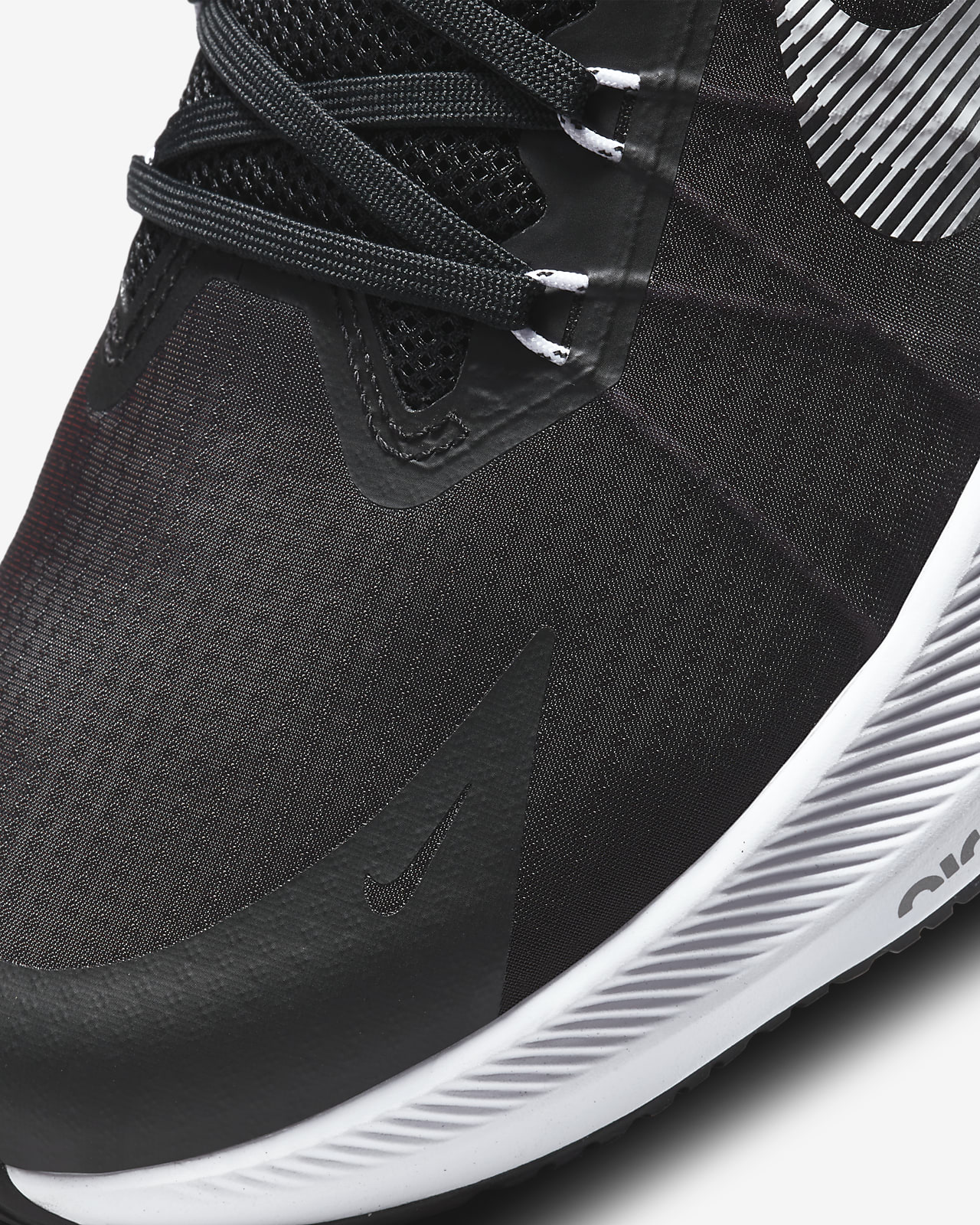 Nike Winflo 8 男款路跑鞋。Nike TW