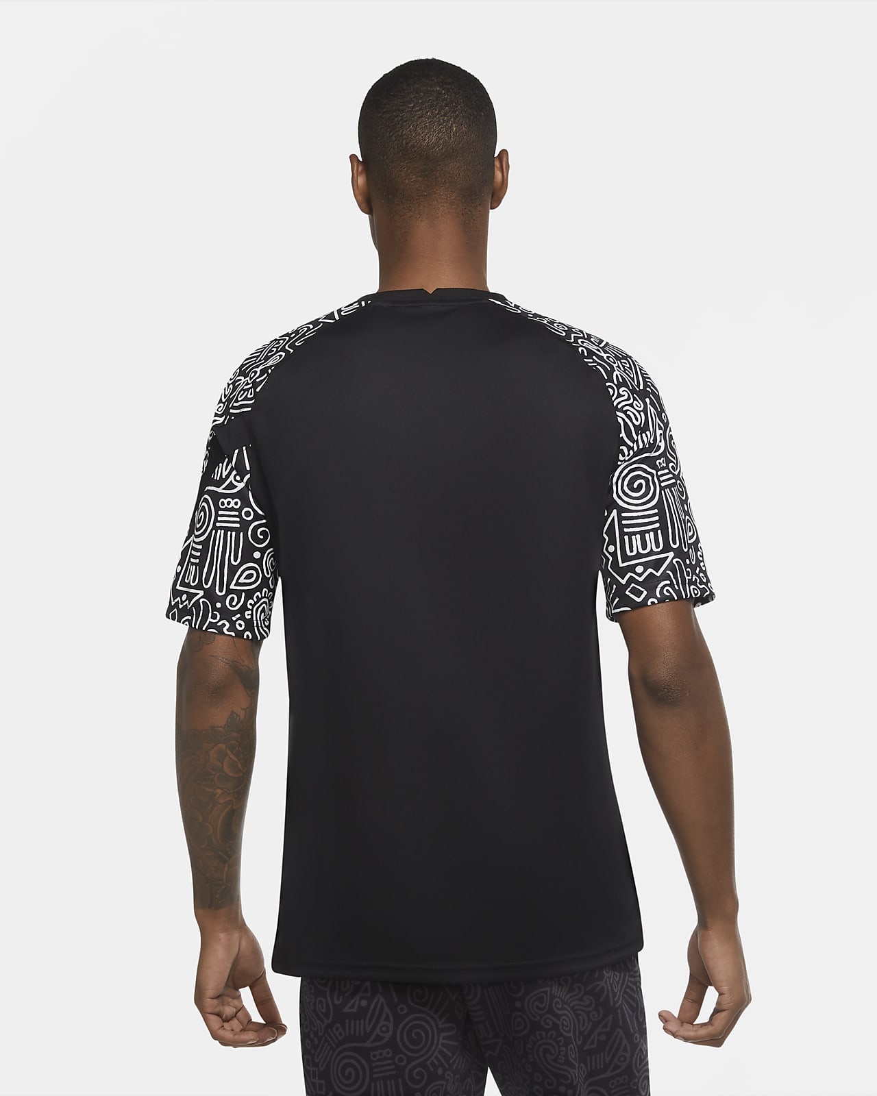 Camiseta de fútbol de manga corta para antes del partido para hombre del Club  América. Nike.com