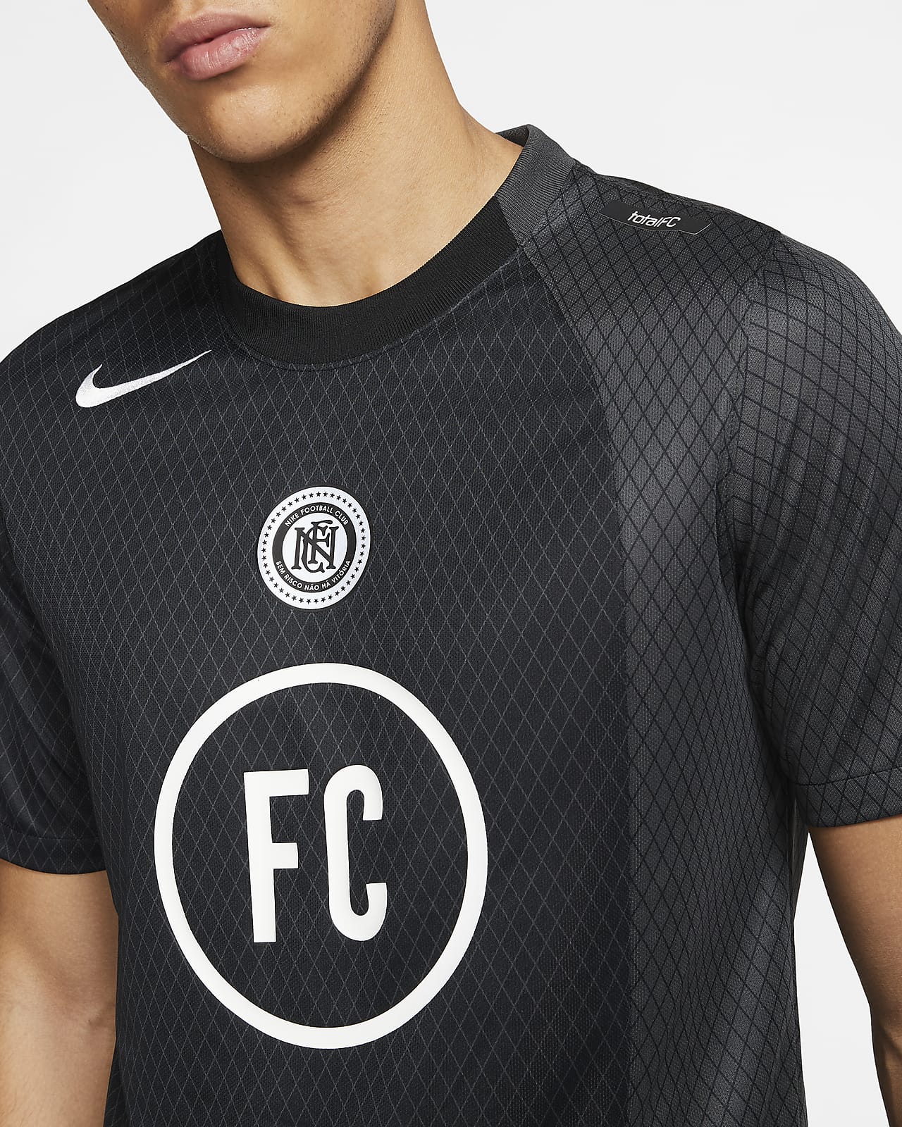 nike black football shirt