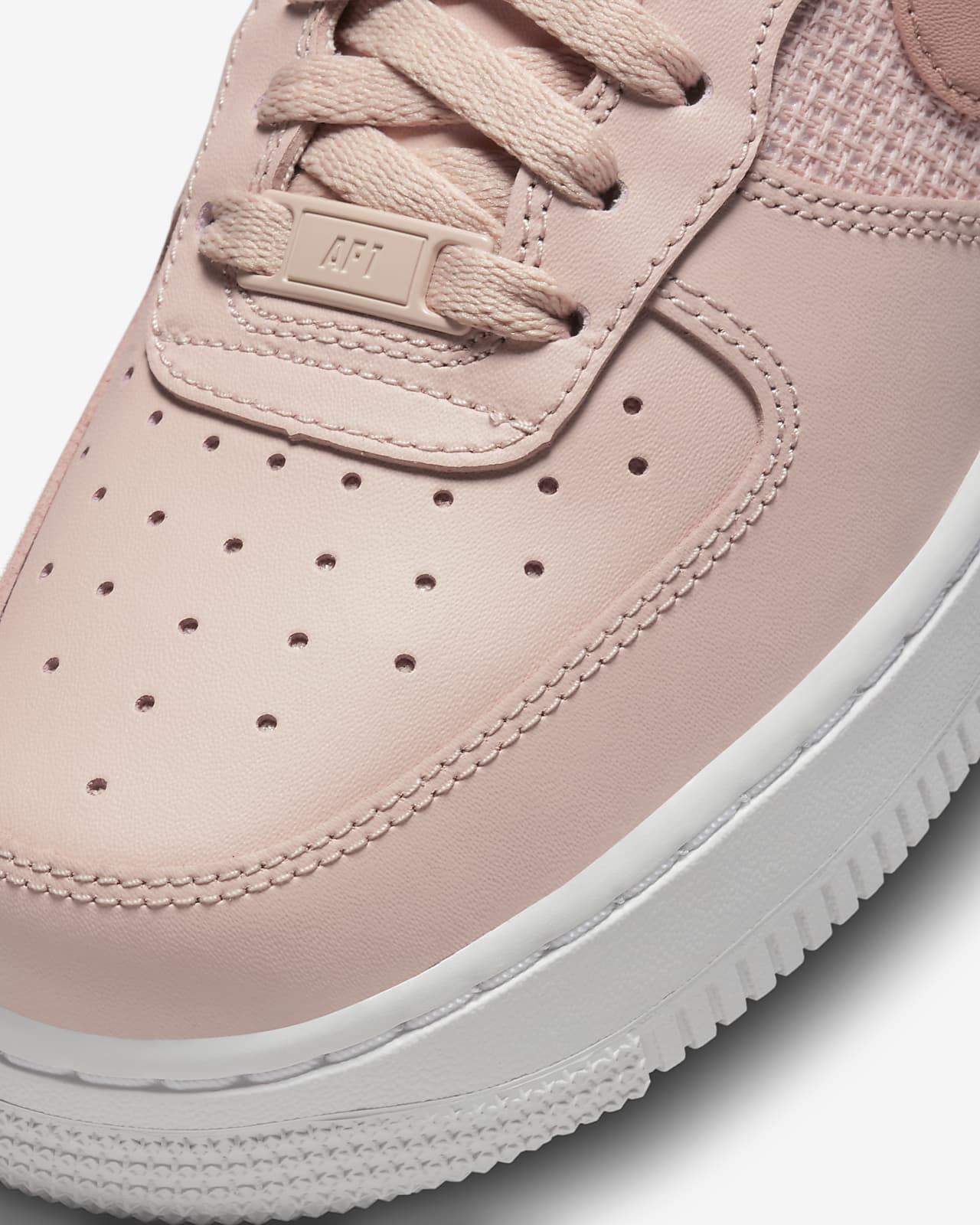 Compra agora nike WMNS AIR FORCE 1 '07 ESS - AO2132-102