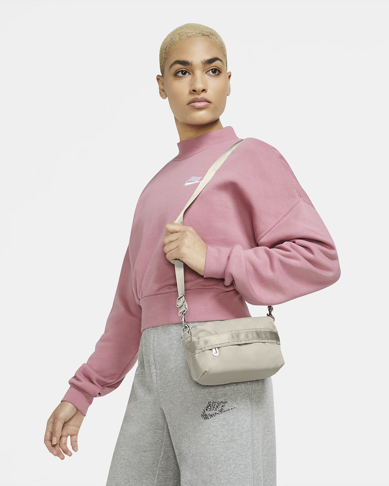 Nike Sportswear Futura Luxe Crossbodytas voor dames (1 liter). Nike NL