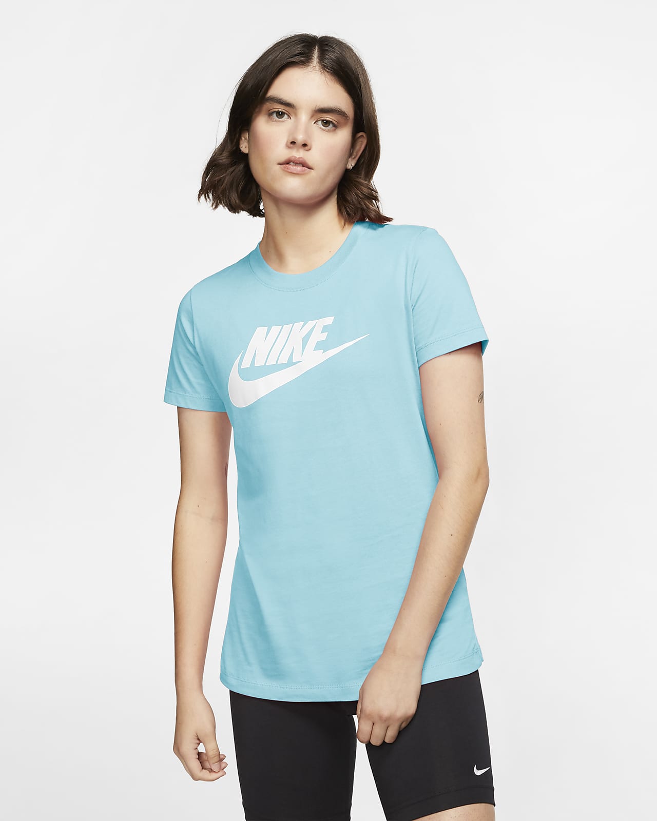 nike sportswear essentials t shirt