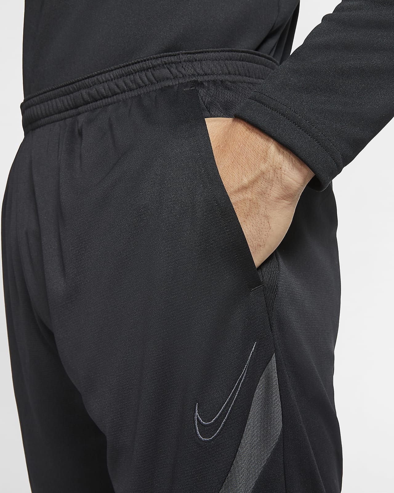 nike football shorts with pockets