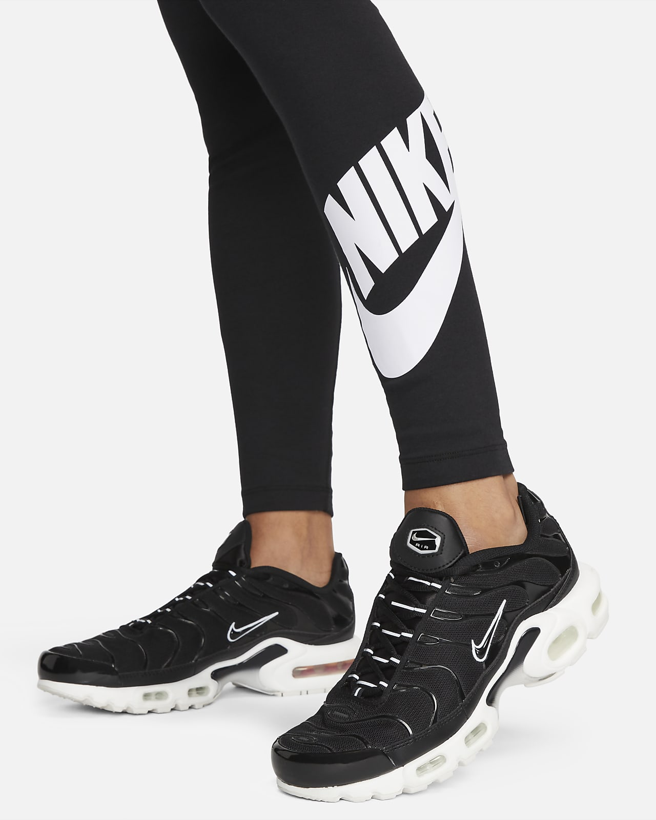 Nike Women's Sportswear Essential Leggings Futura HR (Black/White, Size XS), Women's