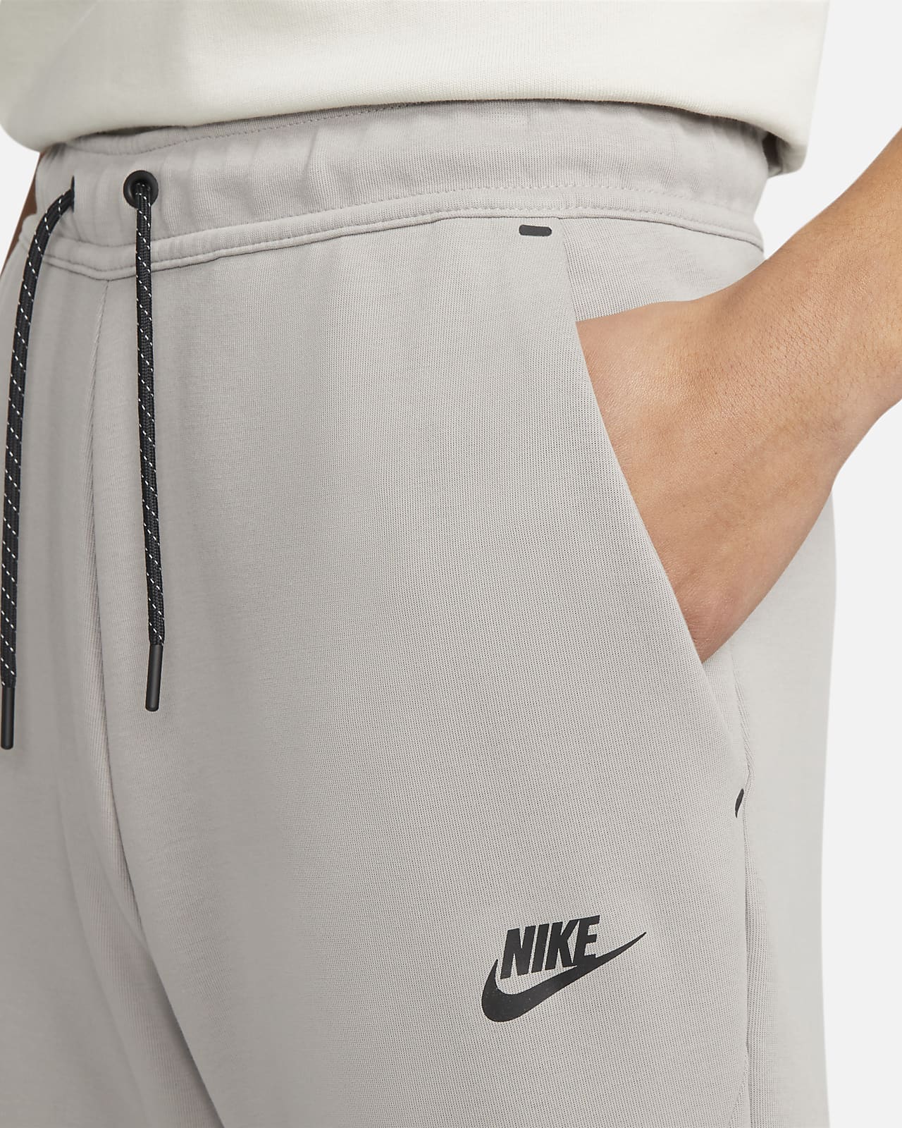 short nike joggers