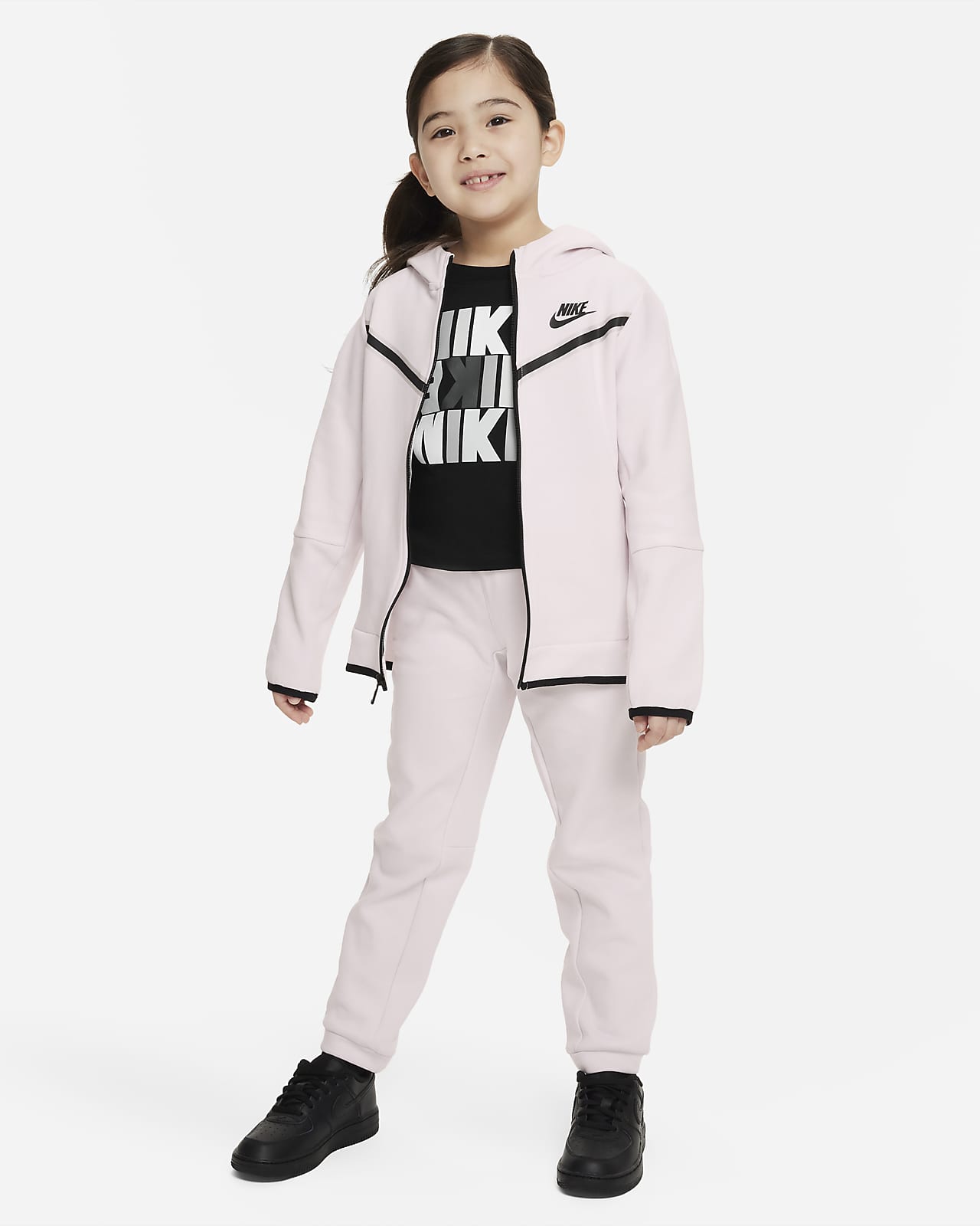 gijzelaar stapel radiator Nike Sportswear Tech Fleece Younger Kids' Jacket and Trousers Set. Nike SE
