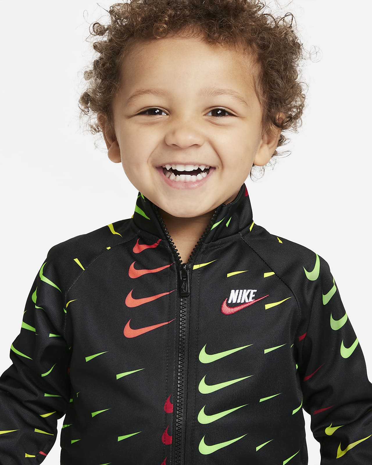 bebe en nike