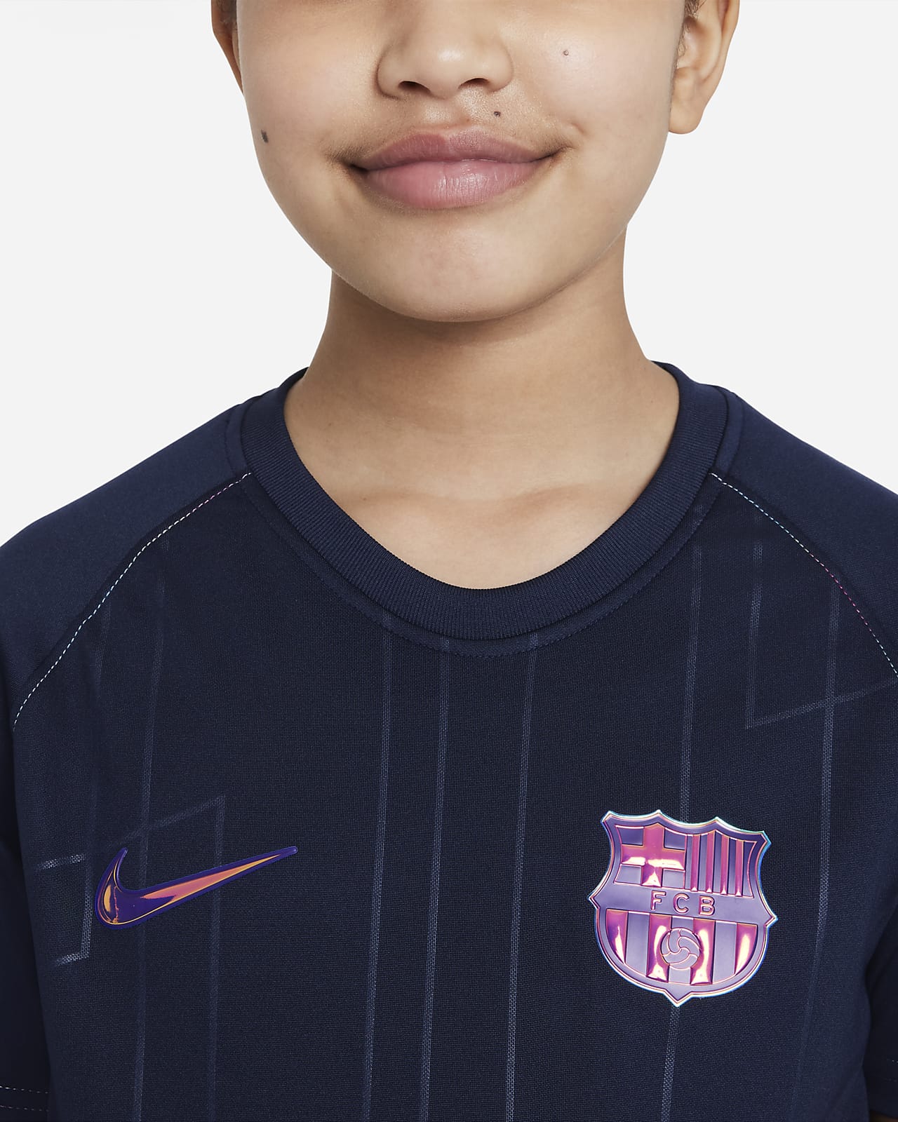 Playera de fútbol para antes del partido Nike Dri-FIT para niños talla  grande FC Barcelona visitante. Nike.com
