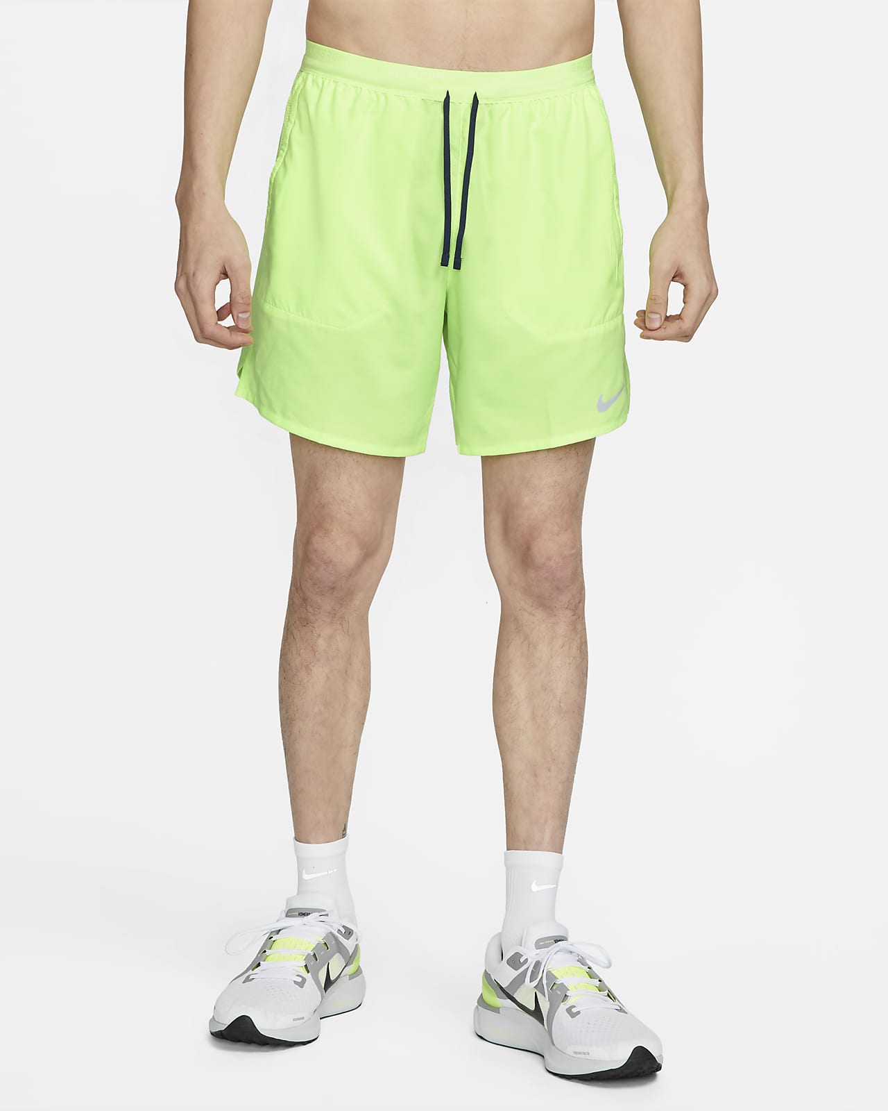 Nike Dri-FIT Stride 2-in-1 hardloopshorts voor heren (18 cm). Nike NL