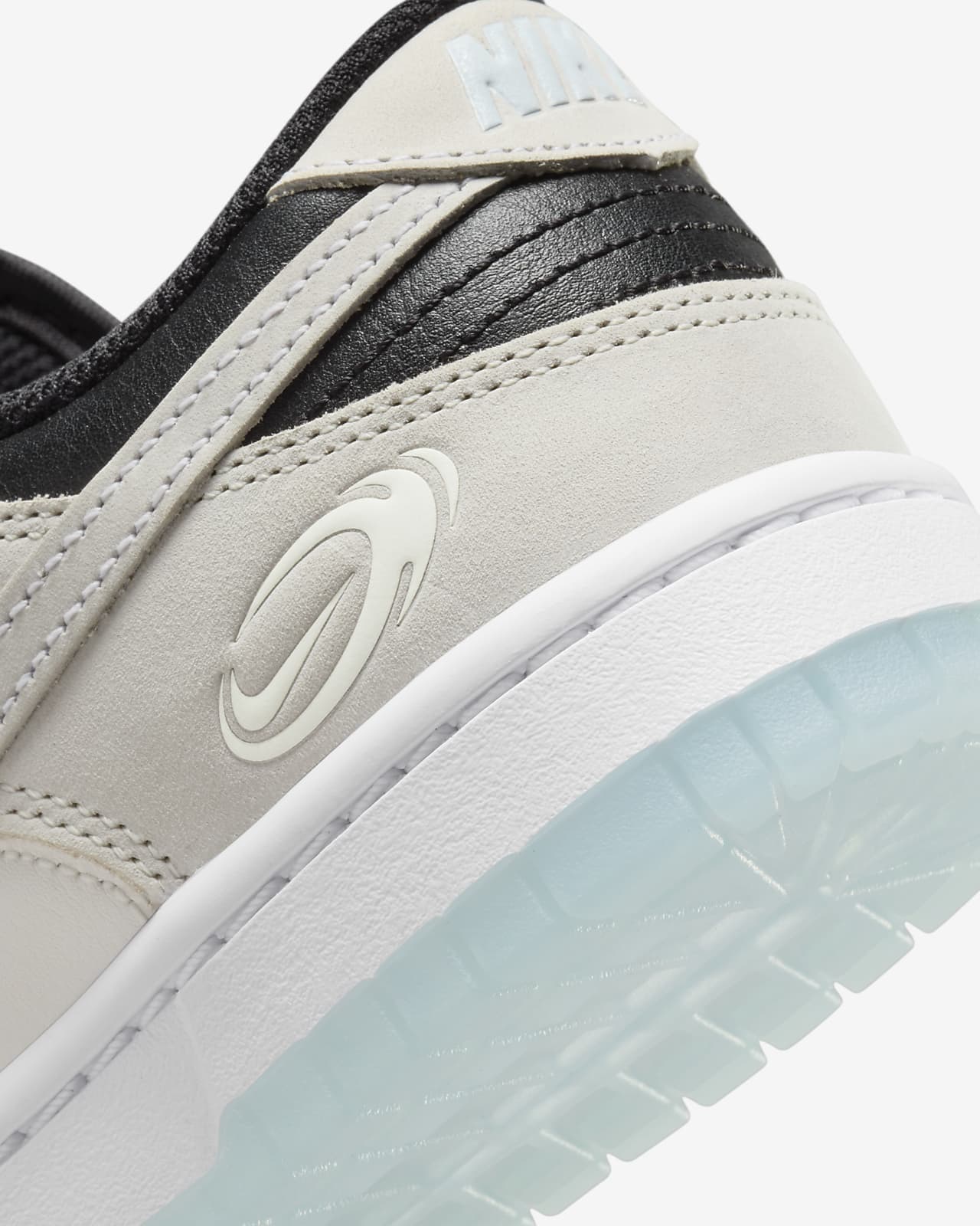 NIKE DUNK LOW SE-