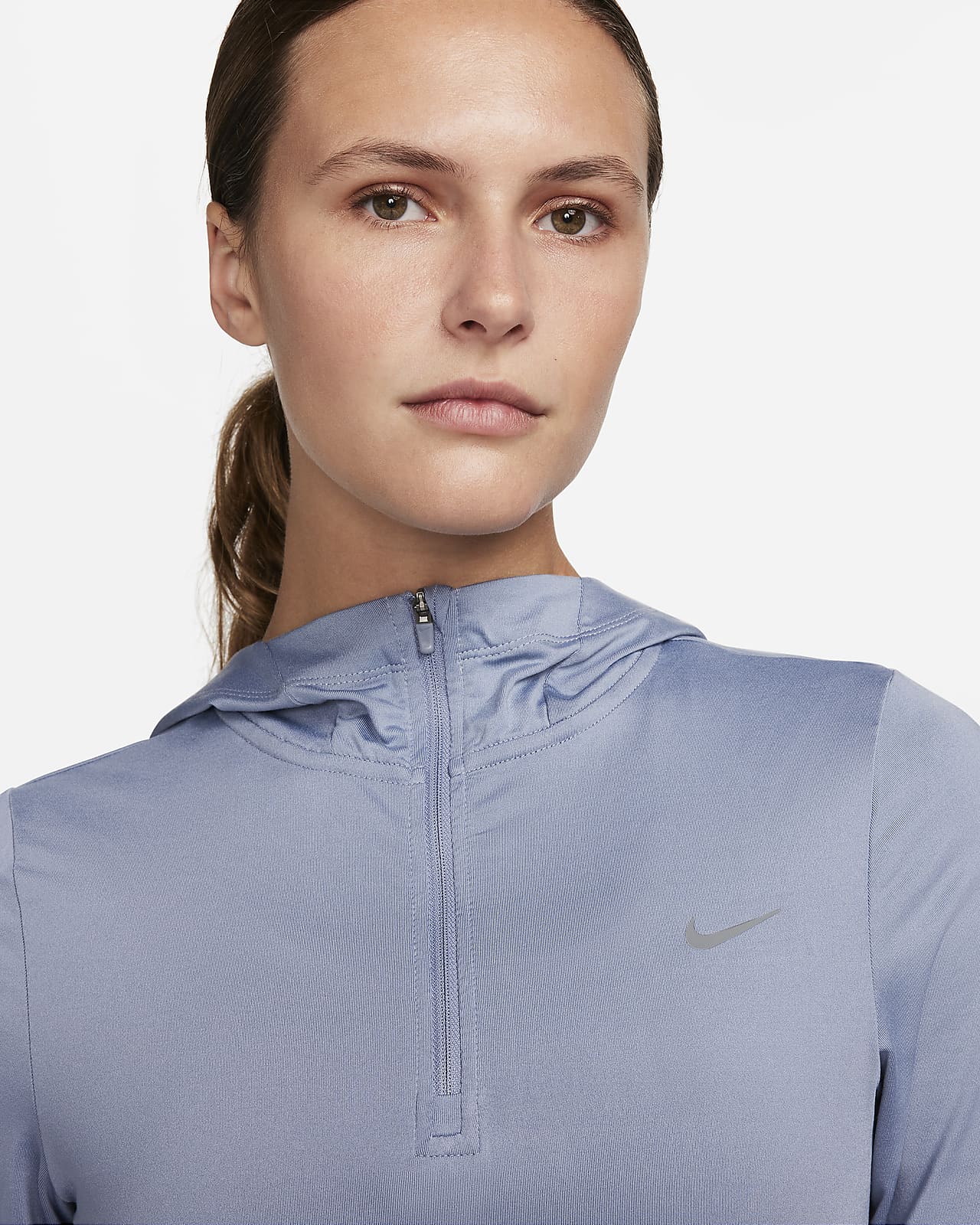 Chamarra de running con gorro para mujer Nike Dri-FIT Swift Element UV.  Nike MX