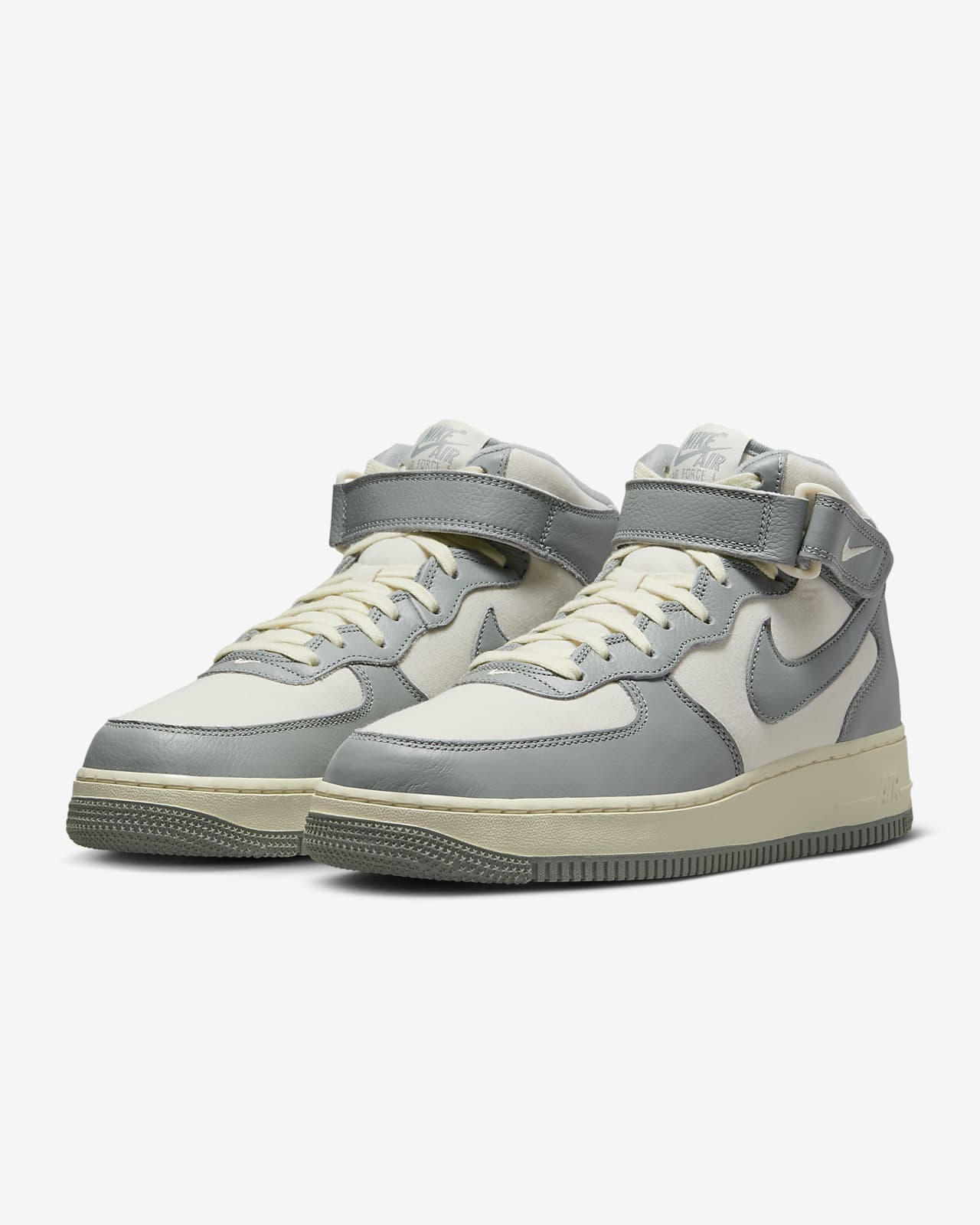 Calzado para hombre Nike Air Force 1 Mid '07.