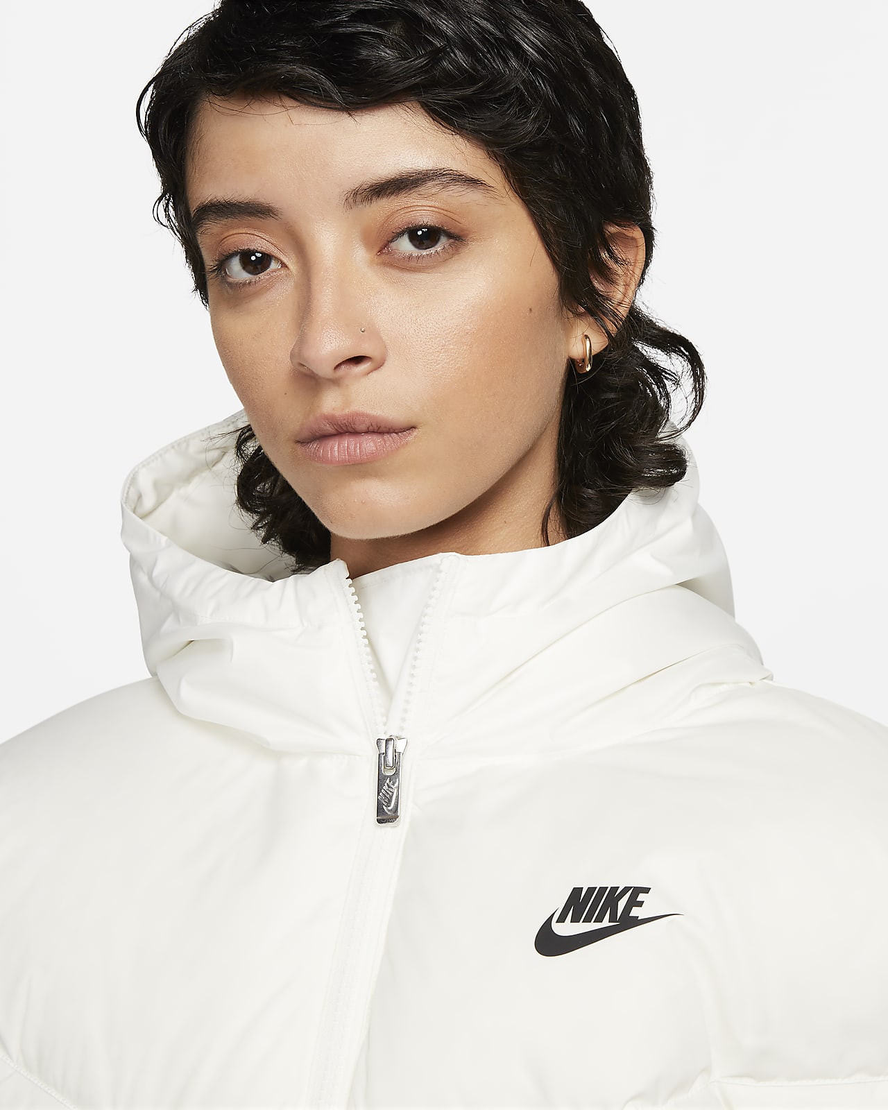 Sano Delgado personaje Nike Sportswear Storm-FIT Windrunner Chaqueta con capucha y aislamiento -  Mujer. Nike ES