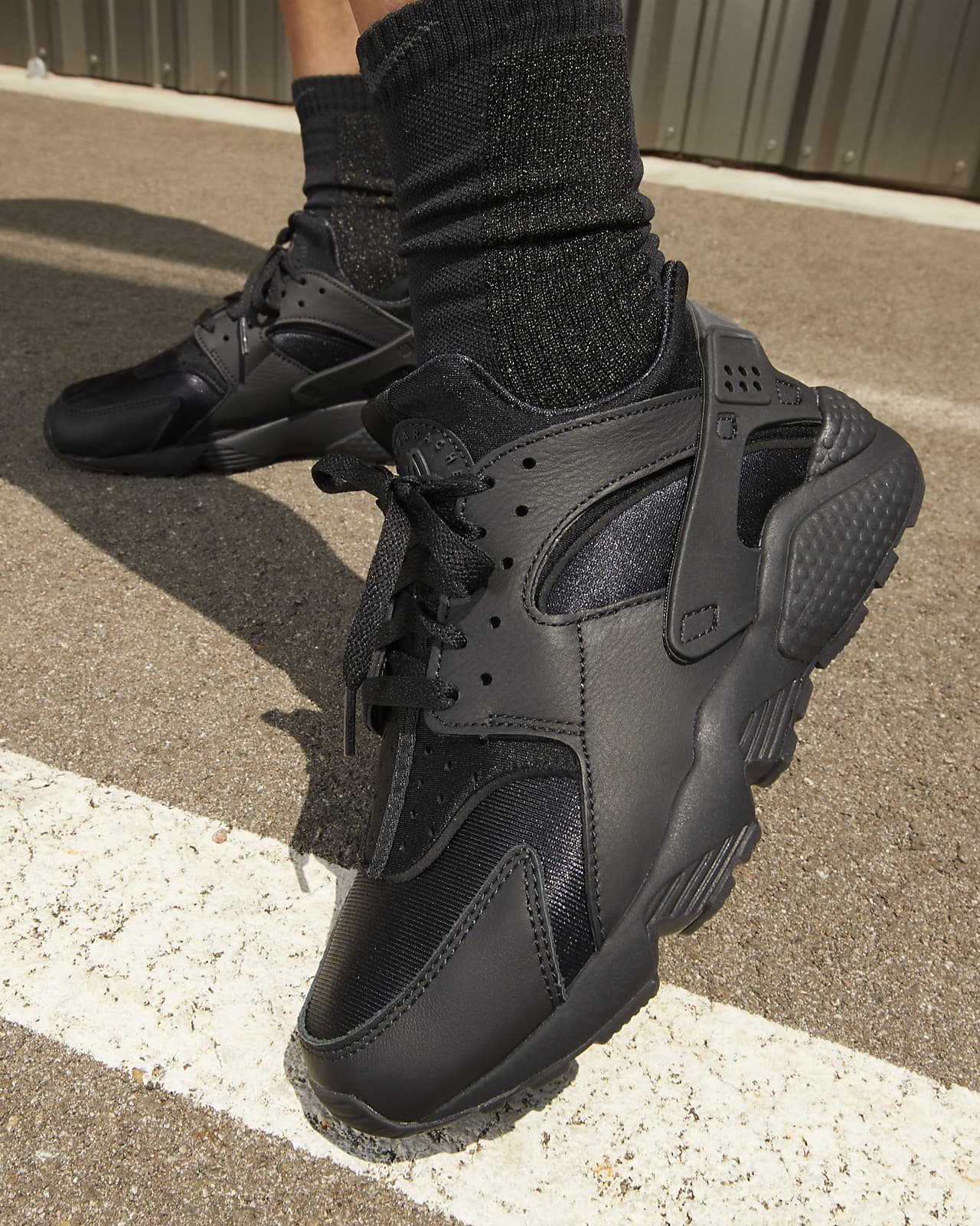 nike huarache shoes black