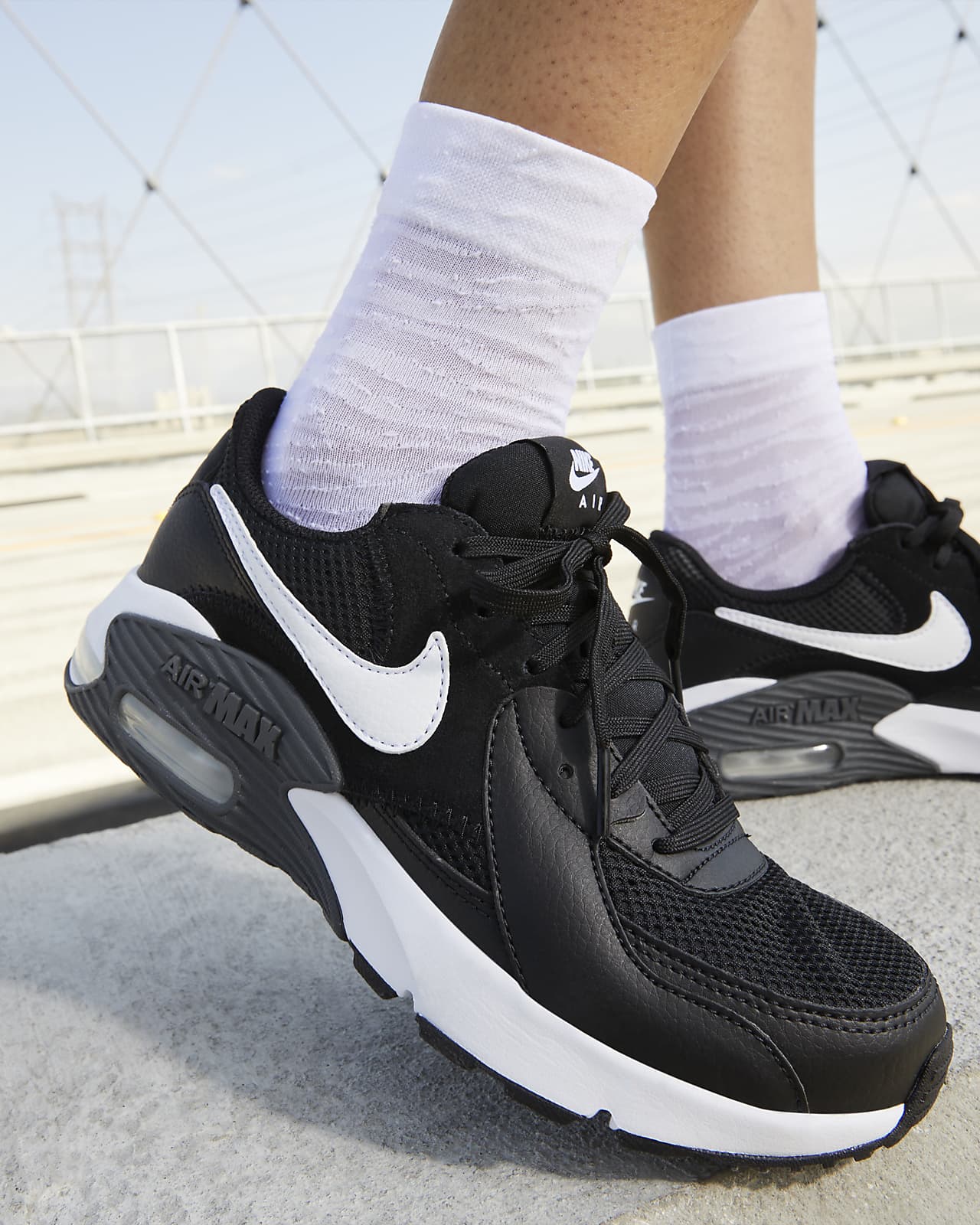 womens black nike air max sneakers