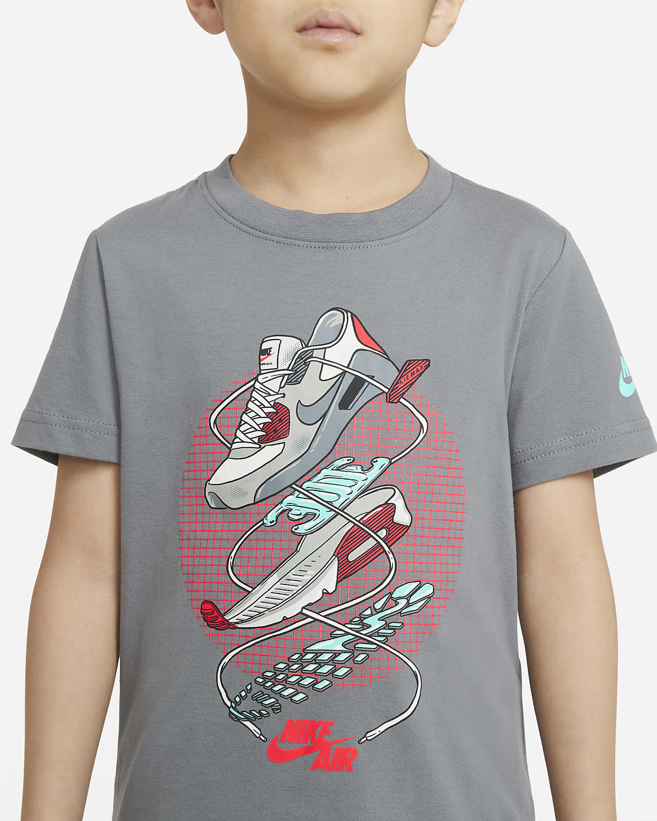 t shirt nike sneakers