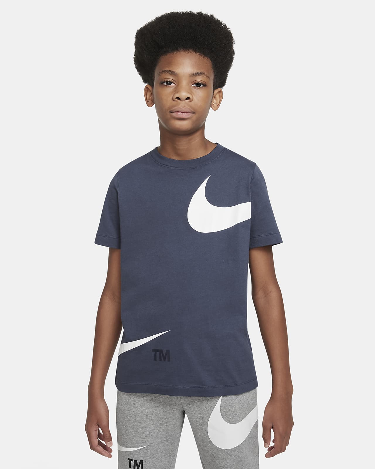 Nike Sportswear T-shirt voor jongens. Nike BE