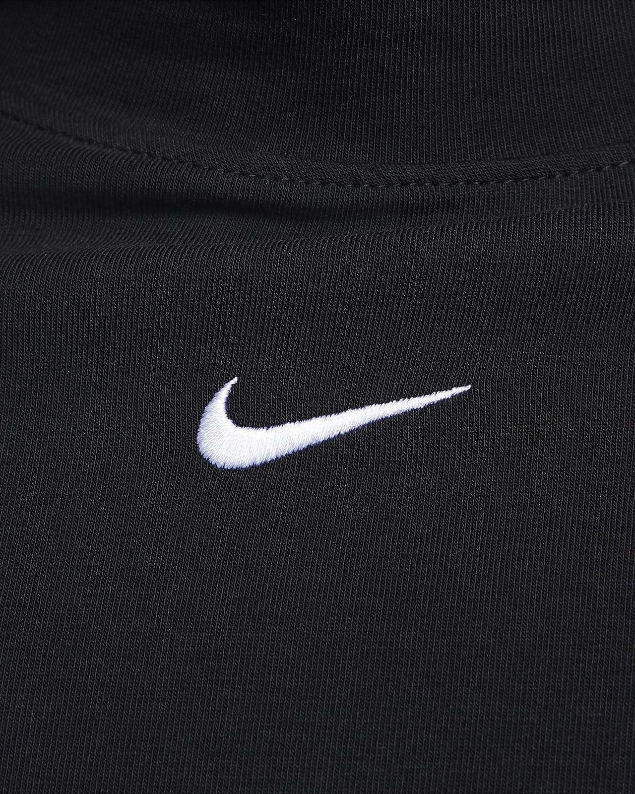 Nike Sportswear Women\'s Collection Long-Sleeve Top. Mock Essentials