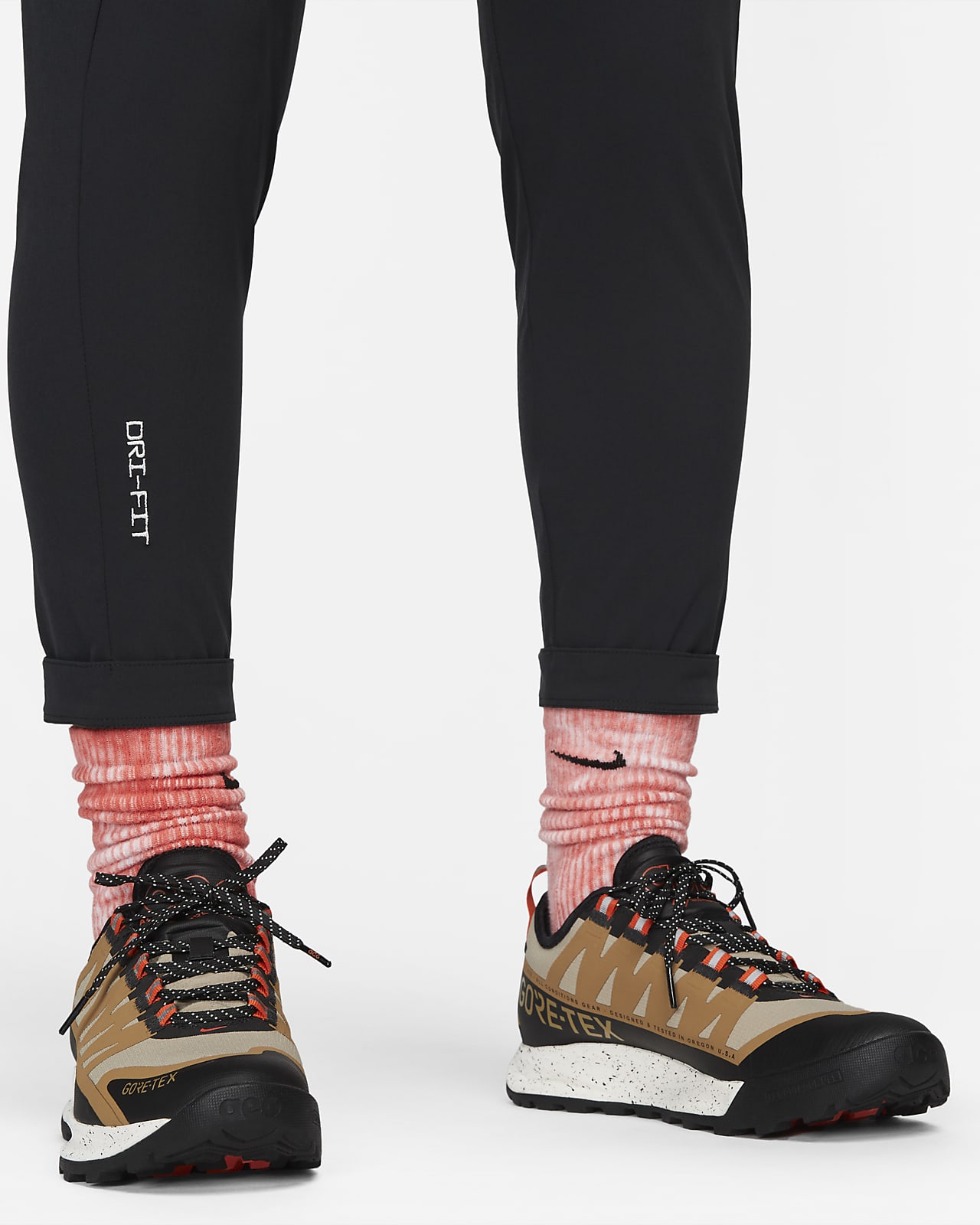 Nike ACG Dri-FIT 'New Sands' Women's High-Waisted Trousers. Nike LU