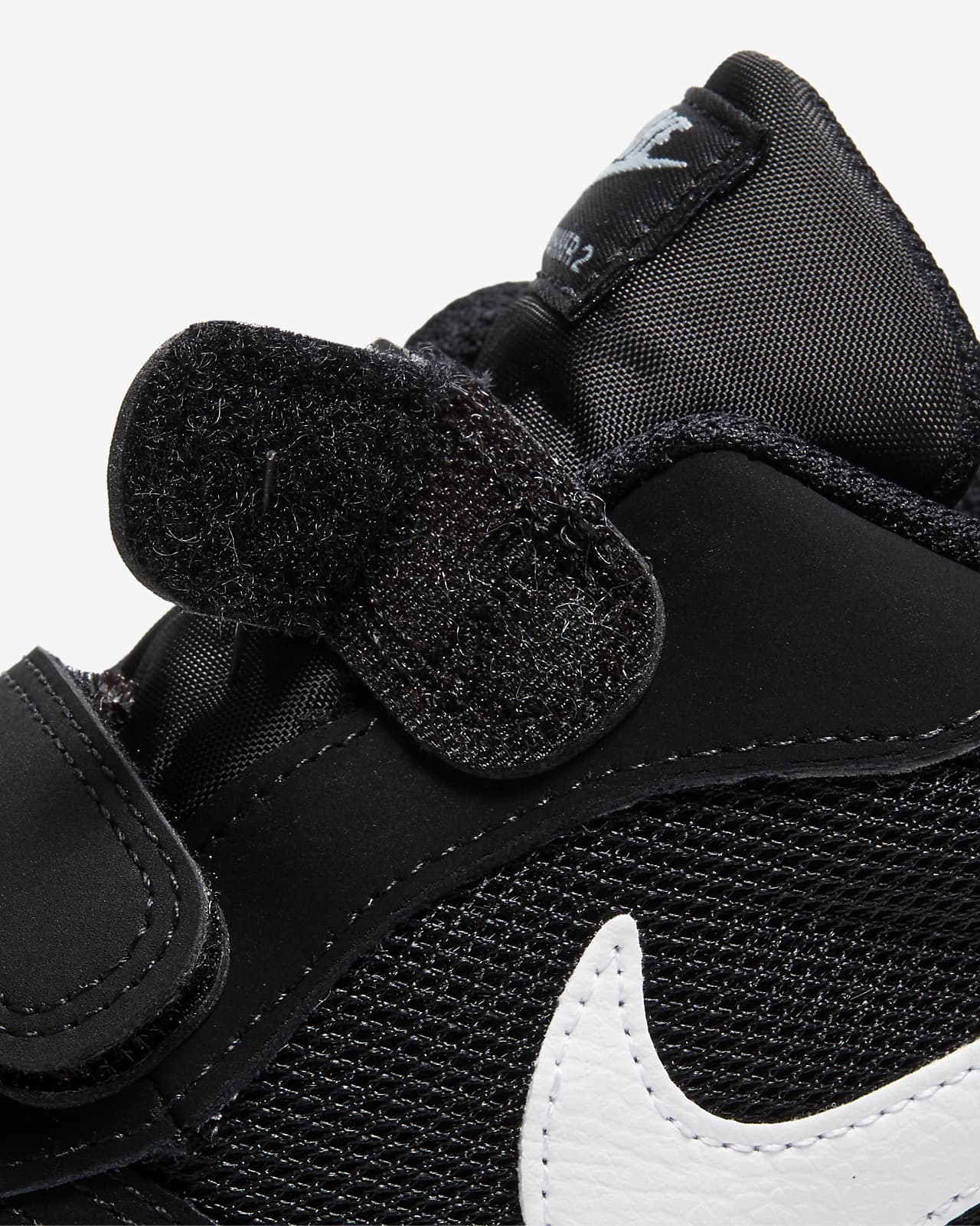 nike md runner junior trainers