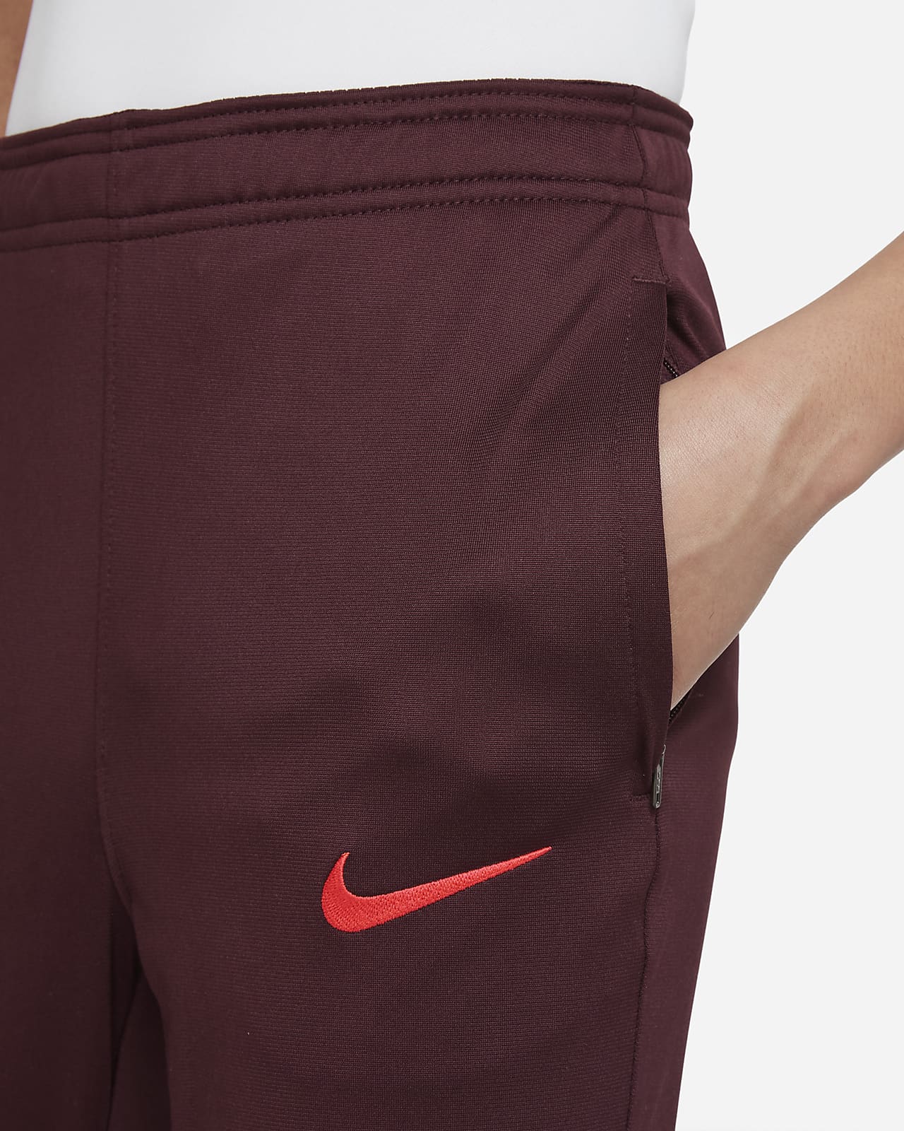 Liverpool F.C. Strike Older Kids' Nike 