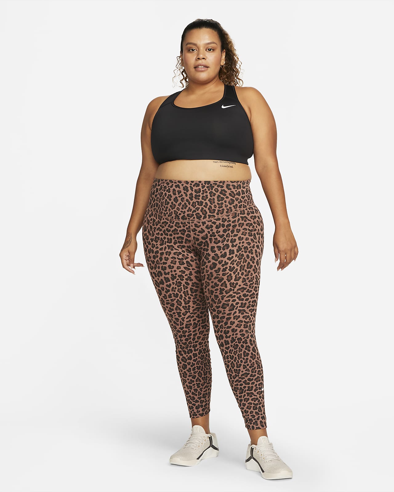 Leggings con estampado de tiro medio para mujer talla grande Nike Dri-FIT  One. Nike.com
