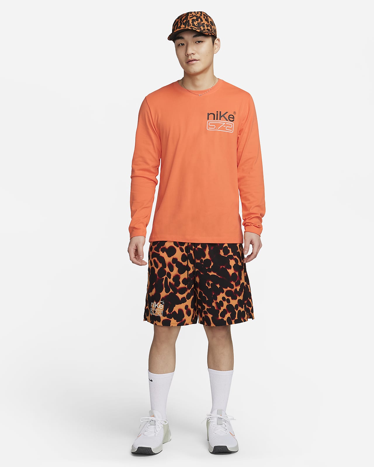 Nike Men's Dri-FIT Long-Sleeve Fitness T-Shirt.