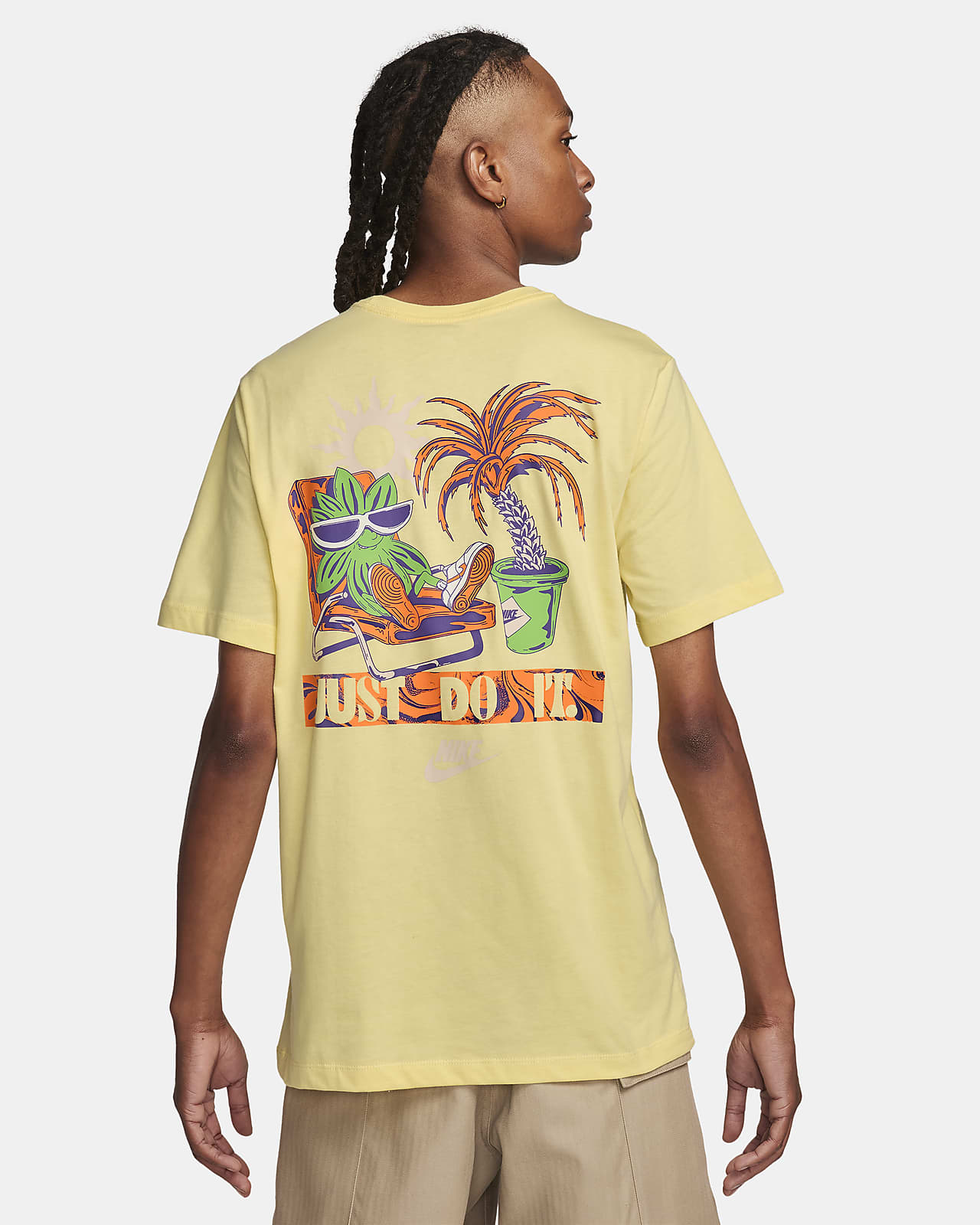 Nike Sportswear T-Shirt. Nike DK