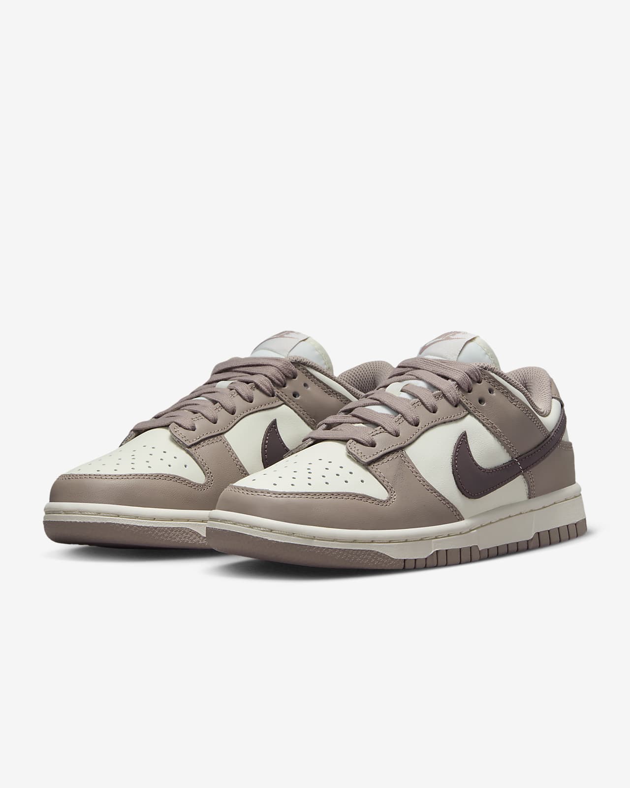 Chaussures Nike Dunk Low Blanc pour Femme