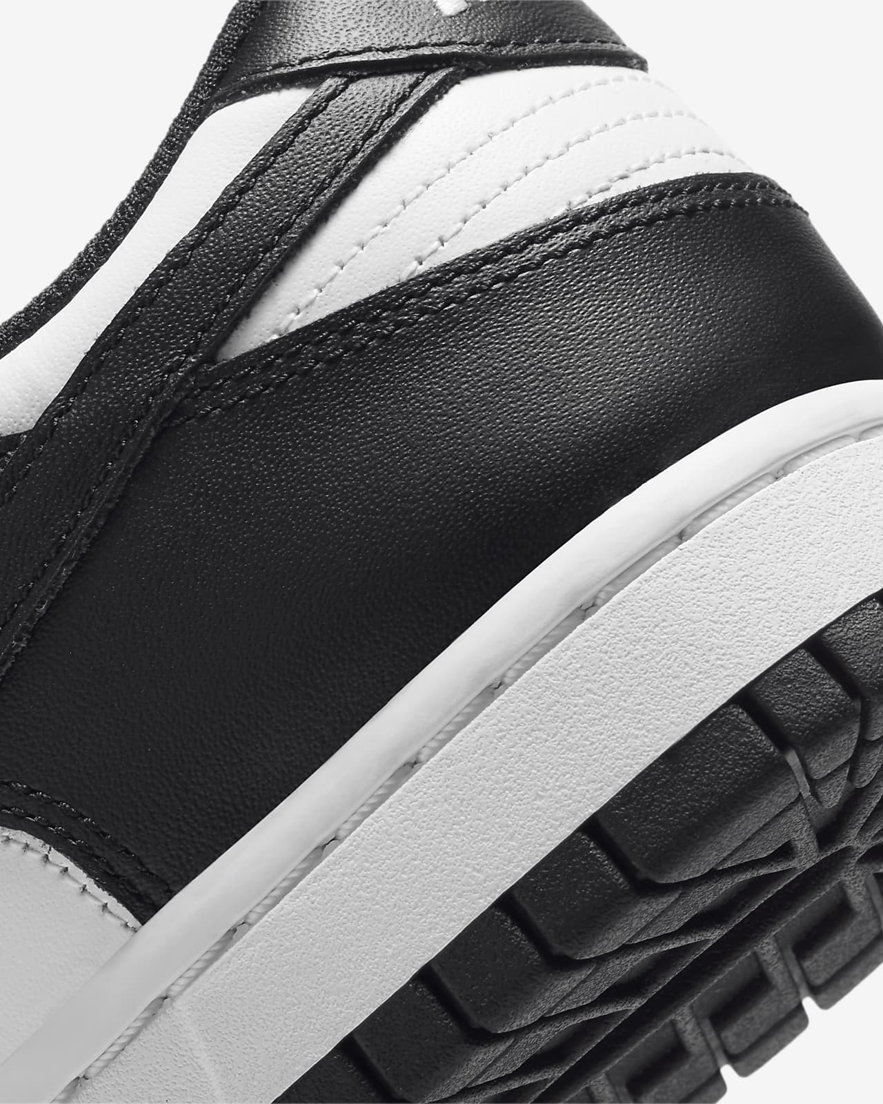 【買取格安】Nike WMNS Dunk Low Retro White/Black スニーカー