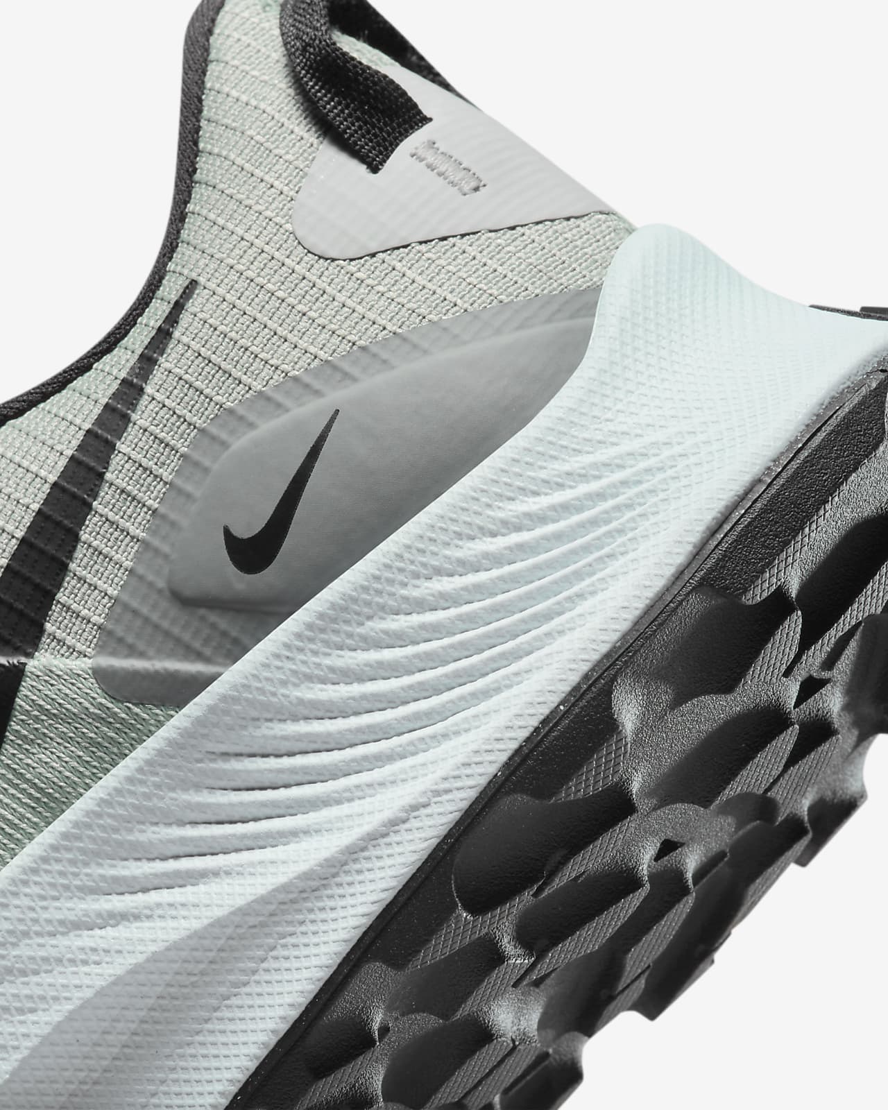 Nike Pegasus Trail 3 Men's Running Shoes. Nike DK