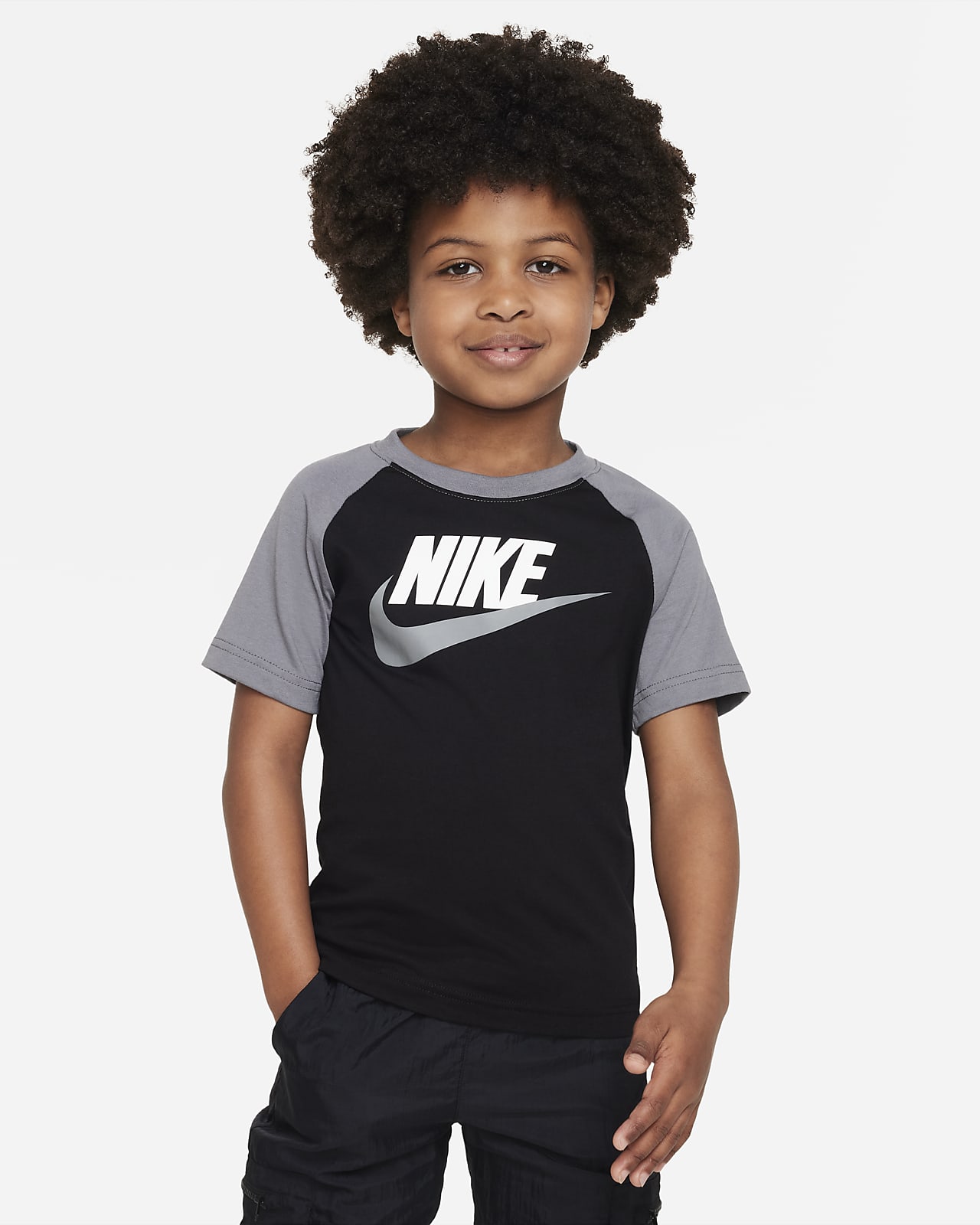 kip Factureerbaar pariteit Nike Sportswear Futura Raglan Tee Little Kids' T-Shirt. Nike.com