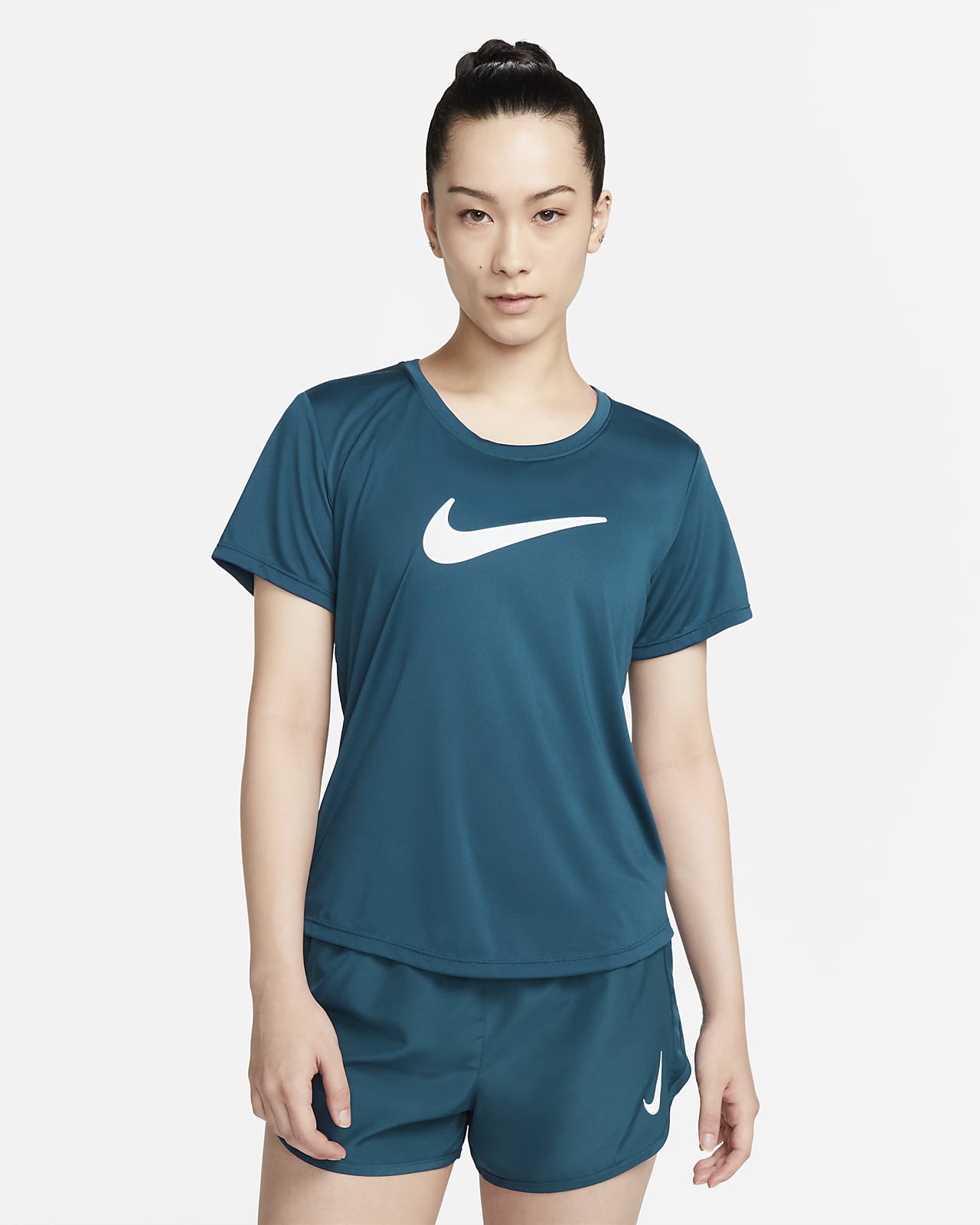 เสื้อวิ่งผู้หญิง Nike