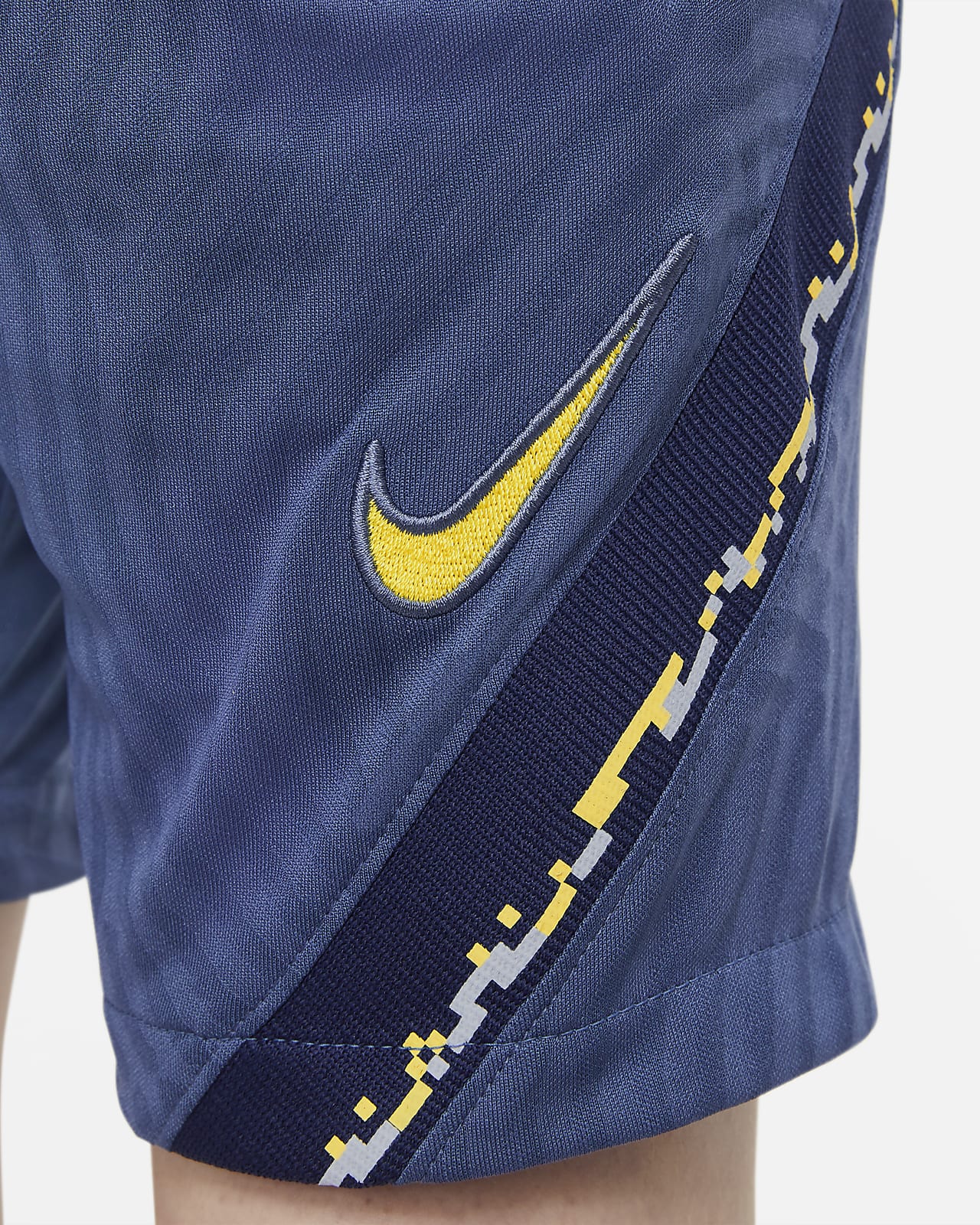 tottenham nike shorts