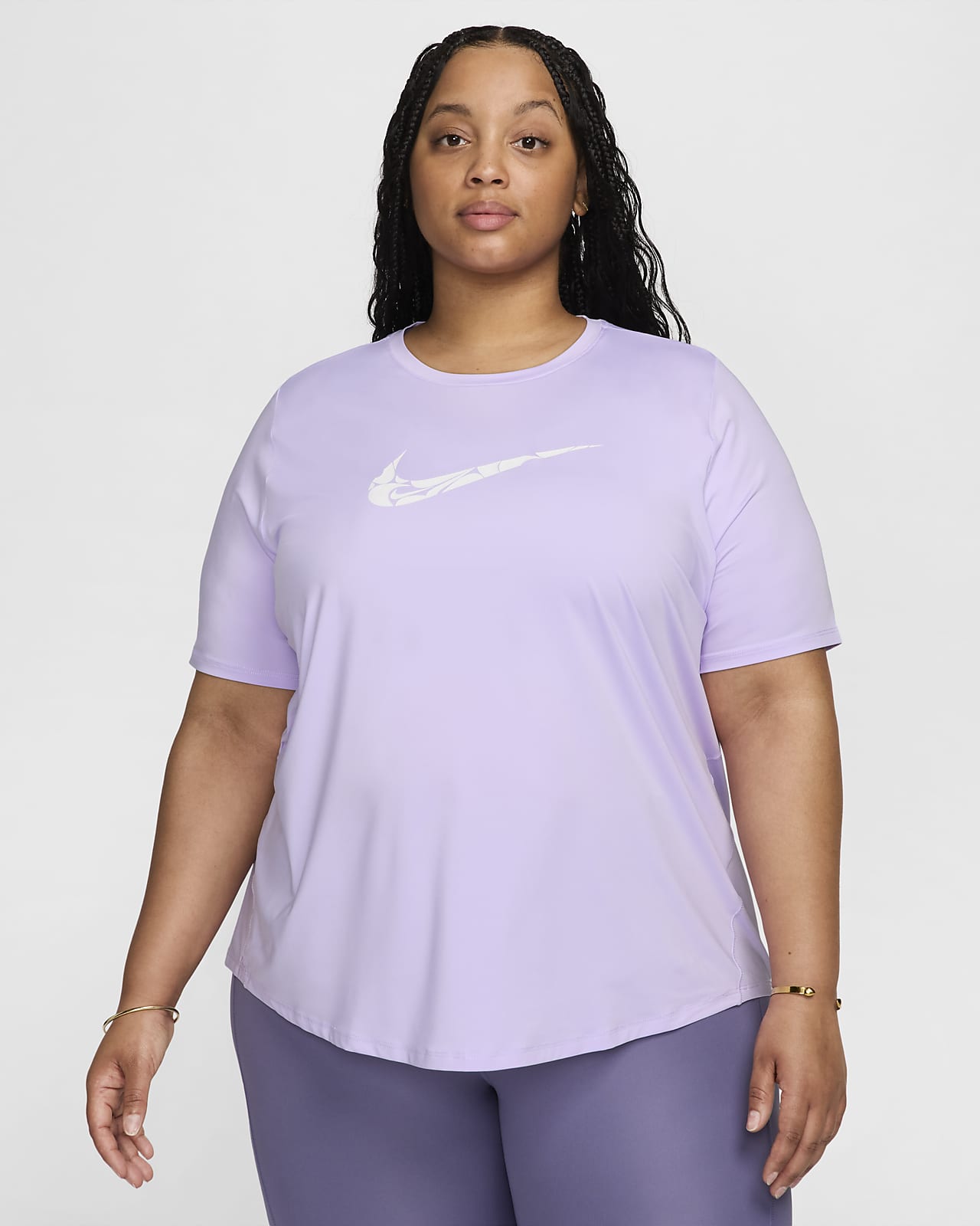 Γυναικεία κοντομάνικη μπλούζα Dri-FIT για τρέξιμο Nike One Swoosh (μεγάλα μεγέθη)