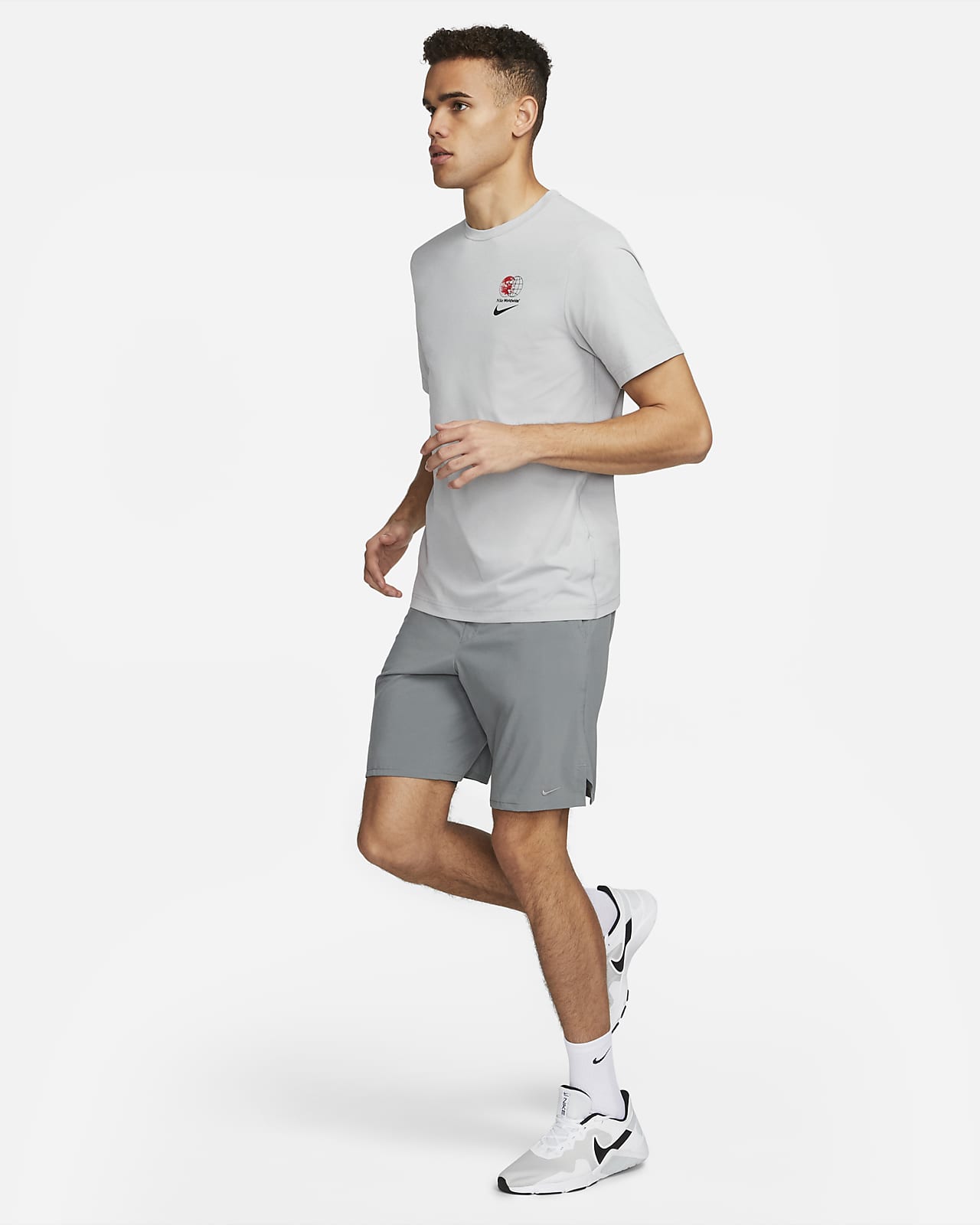 Nike Dri-FIT UV Hyverse Men's Short-Sleeve Graphic Fitness Top. Nike AE