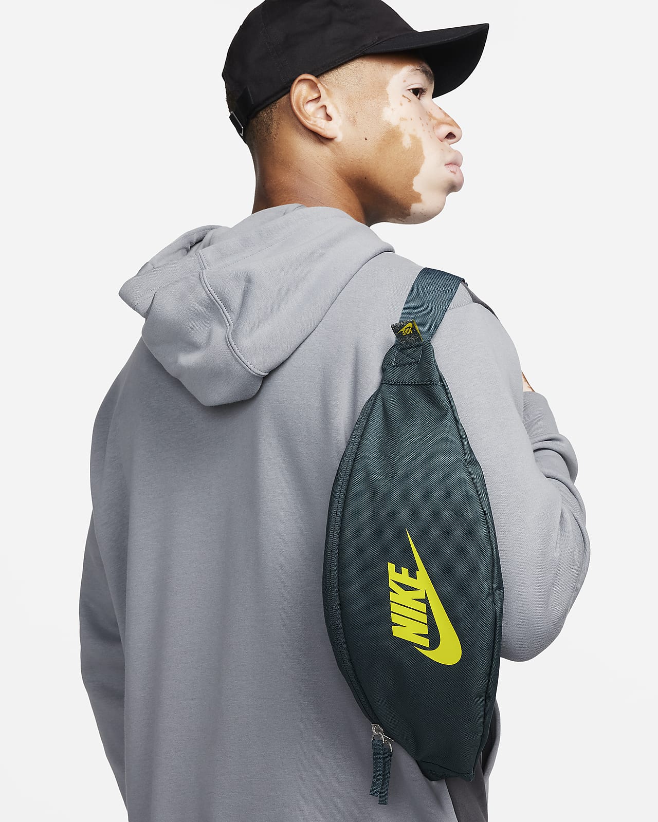  Nike Heritage Hip Pack (Green, Misc) : Clothing, Shoes & Jewelry