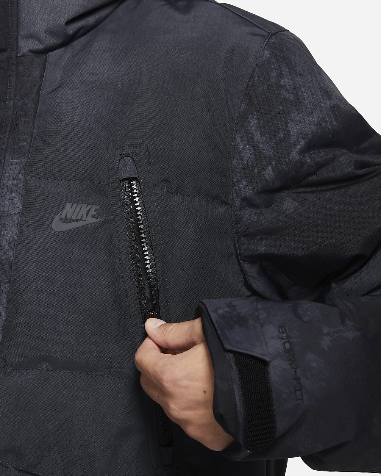 Nike Sportswear Storm-FIT City Series Men's Hooded Jacket. Nike AT
