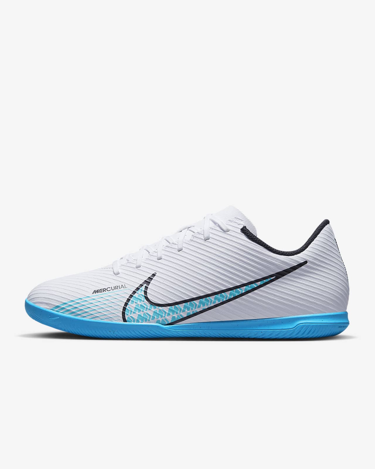Nike Mercurial Vapor Club Indoor/Court Soccer Shoes.
