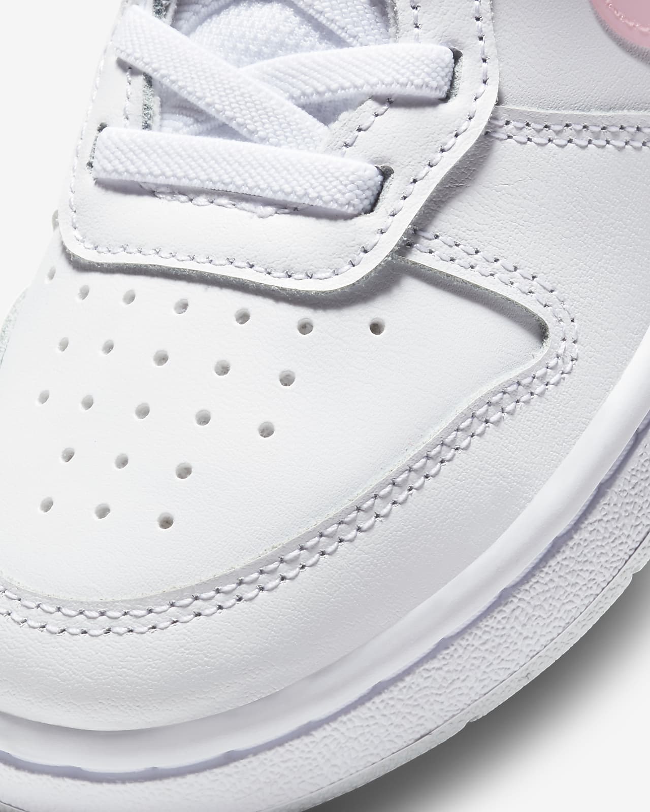 Nike court borough low niña