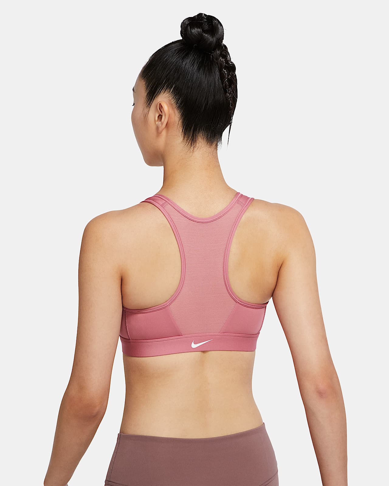Nike公式 ナイキ スウッシュ ウィメンズ ミディアムサポート パッディド ジップフロント スポーツブラ オンラインストア 通販サイト
