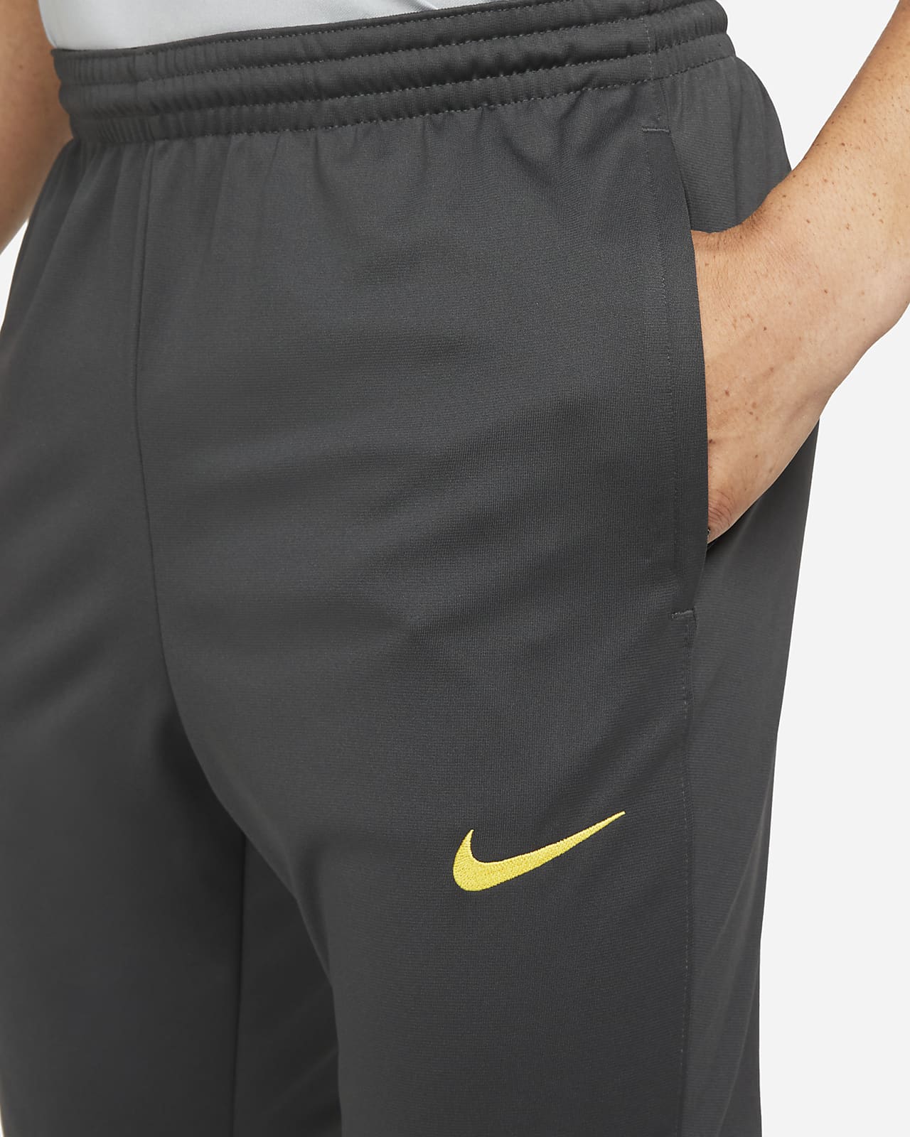 nike trackie bottoms