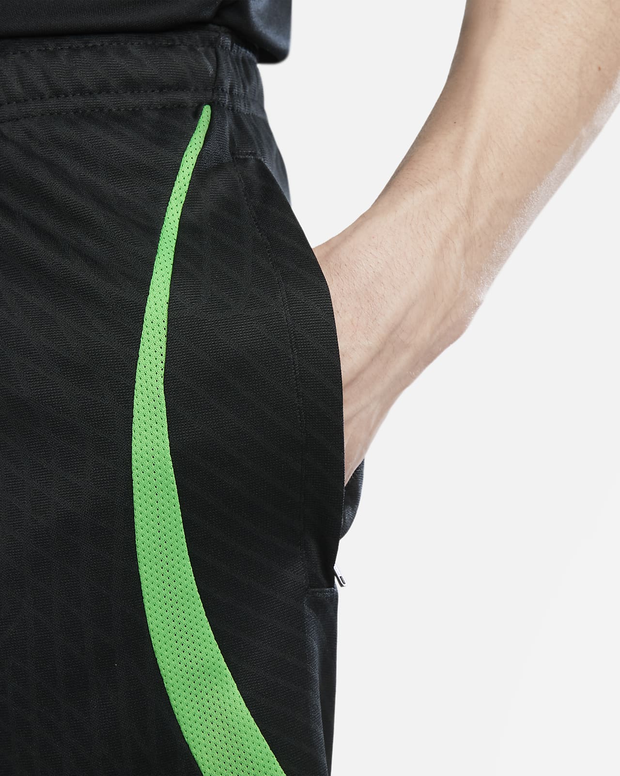 Nike green store strike shorts