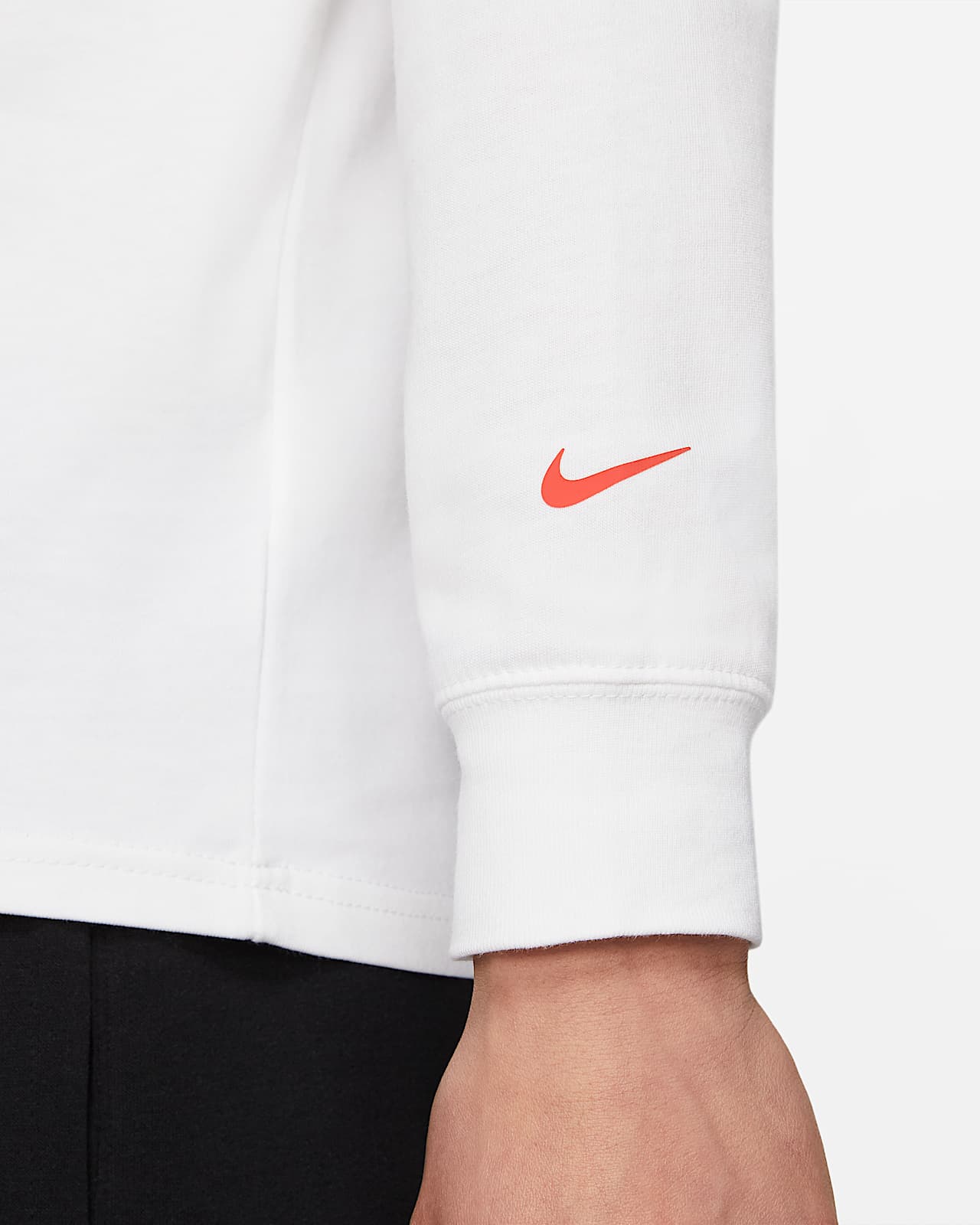 Nike Sportswear Men's Long-Sleeve Mock Neck T-Shirt. Nike PH