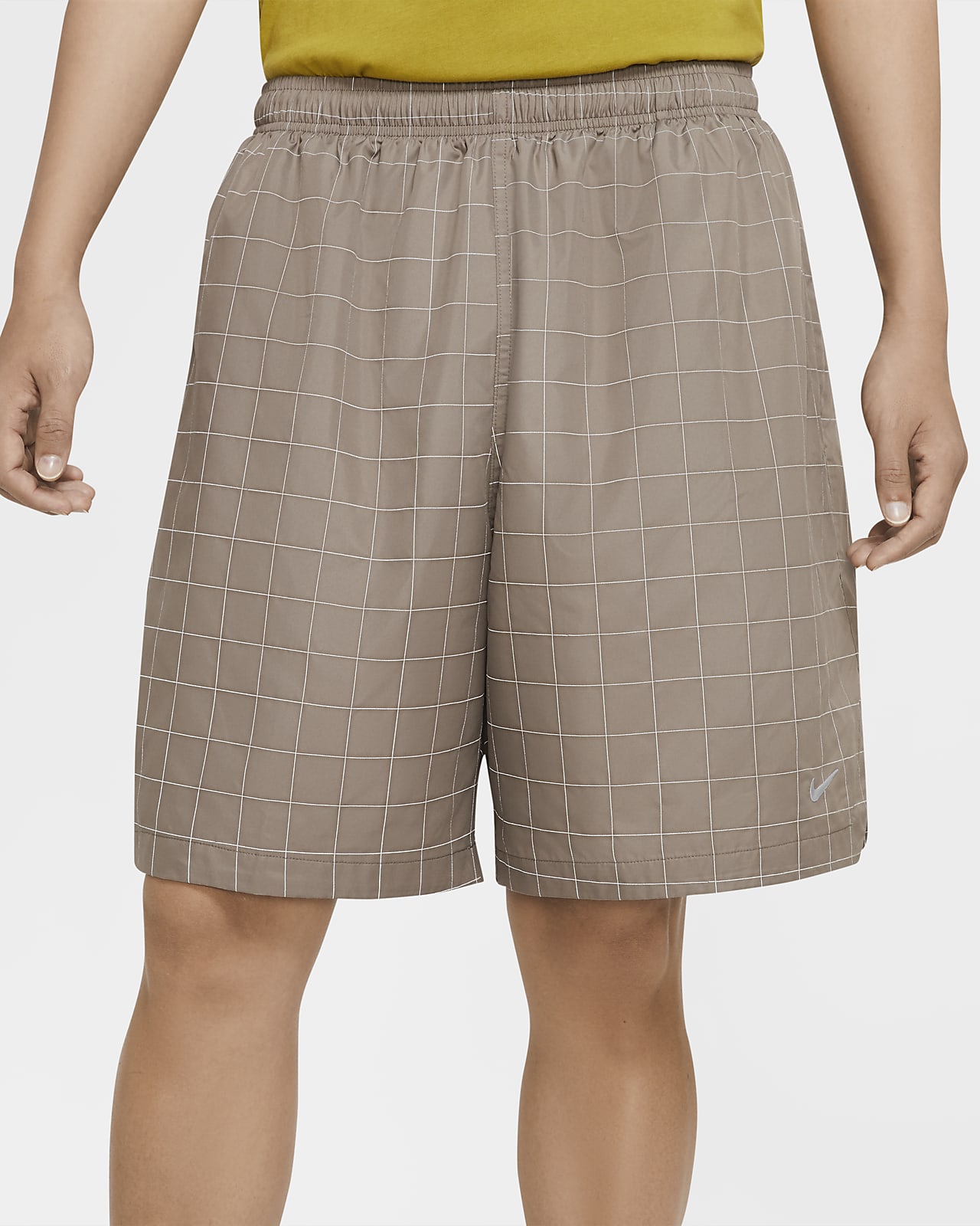 nikelab essential flash short