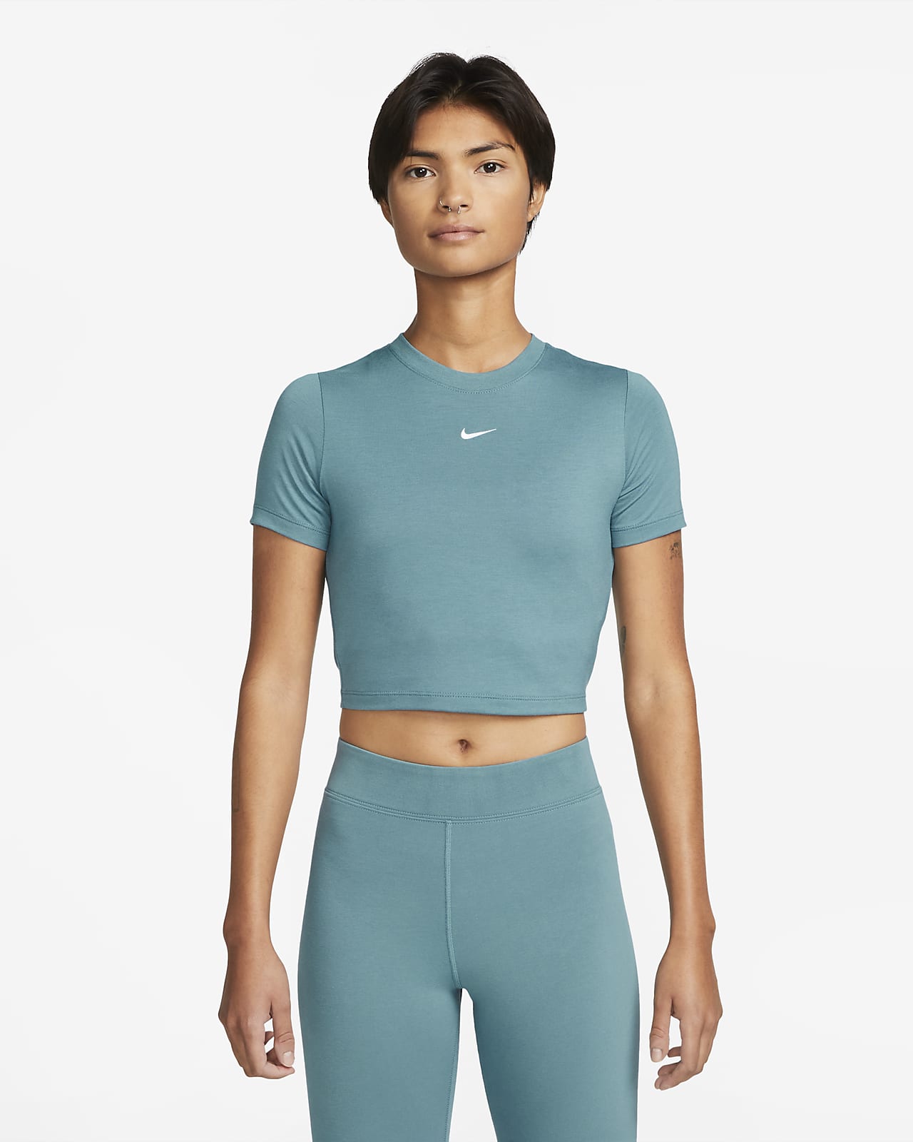 Nike Sportswear Essential Women's Slim-Fit Crop T-Shirt. Nike.com